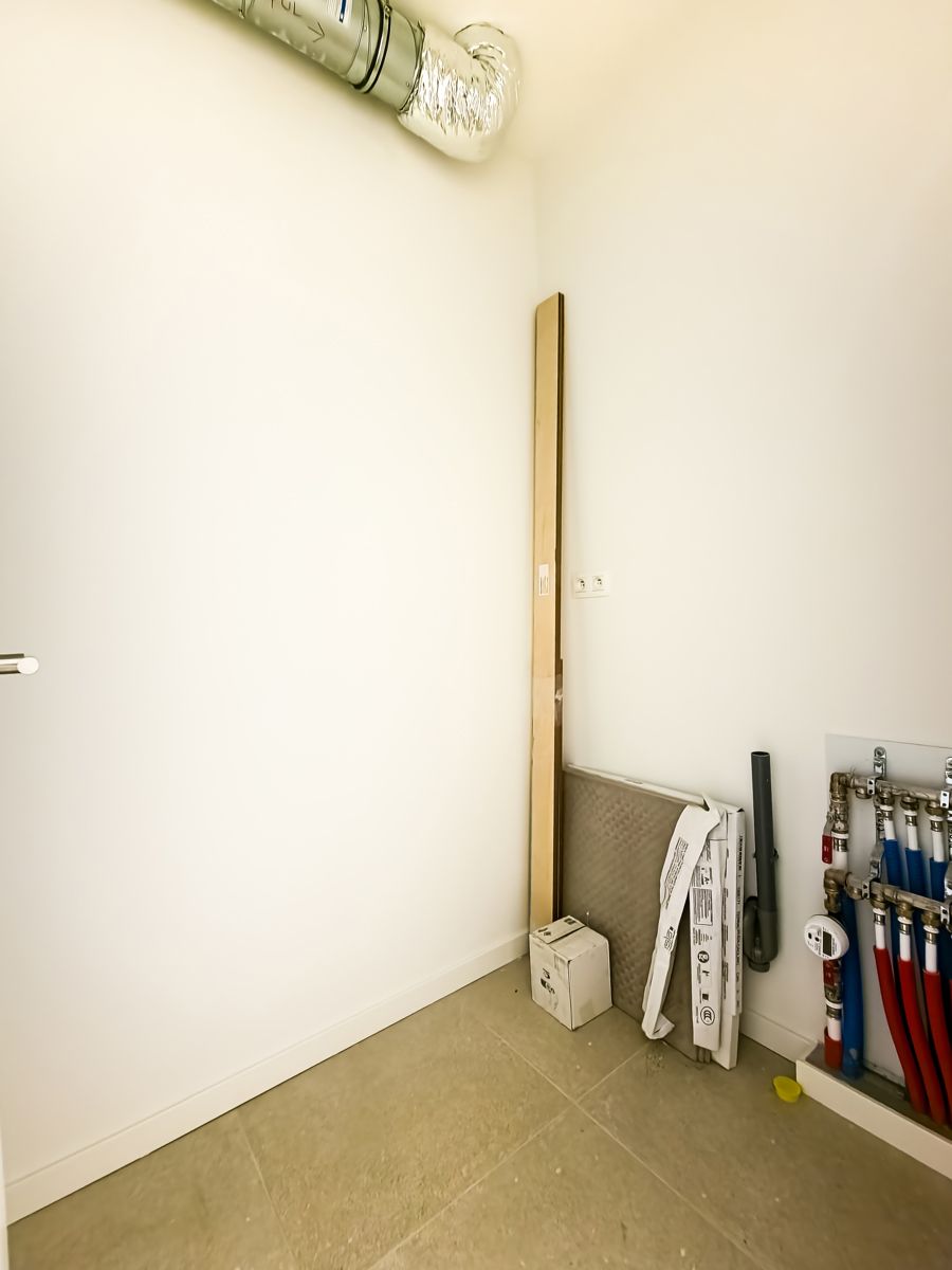 Ongemeubeld 2 slpk (of 1 bureau) app. met mooi terrras foto 13