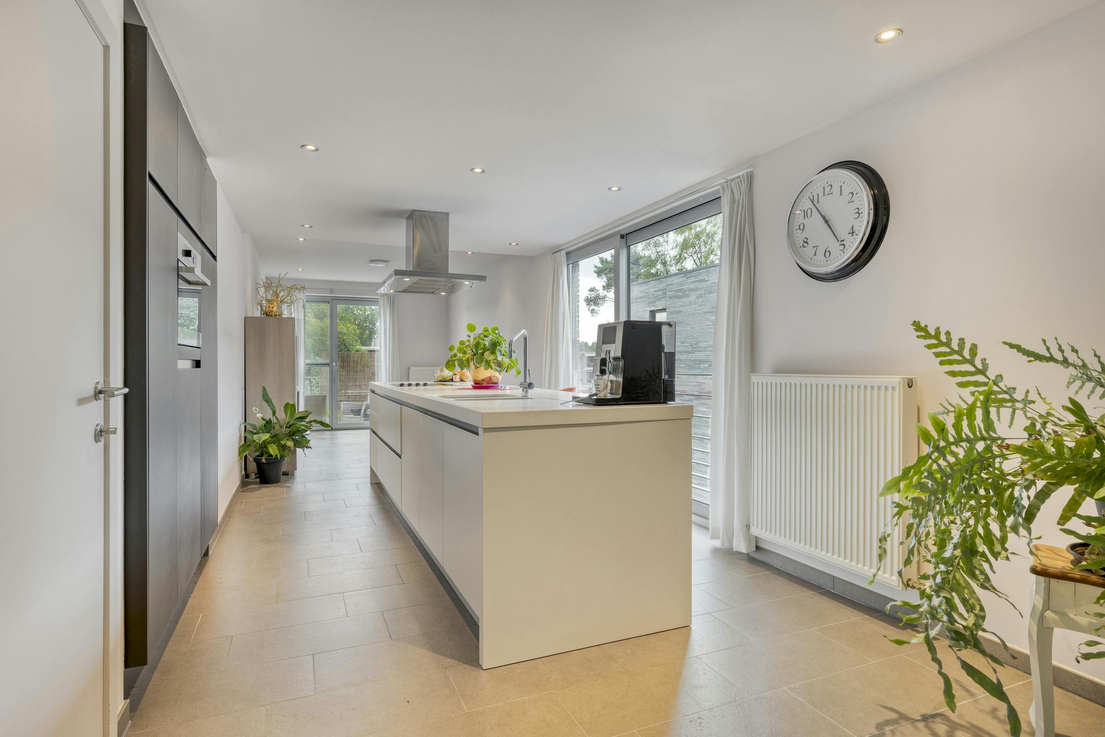 Ruim appartement met 2 slpk en garage te koop in Brasschaat foto 8