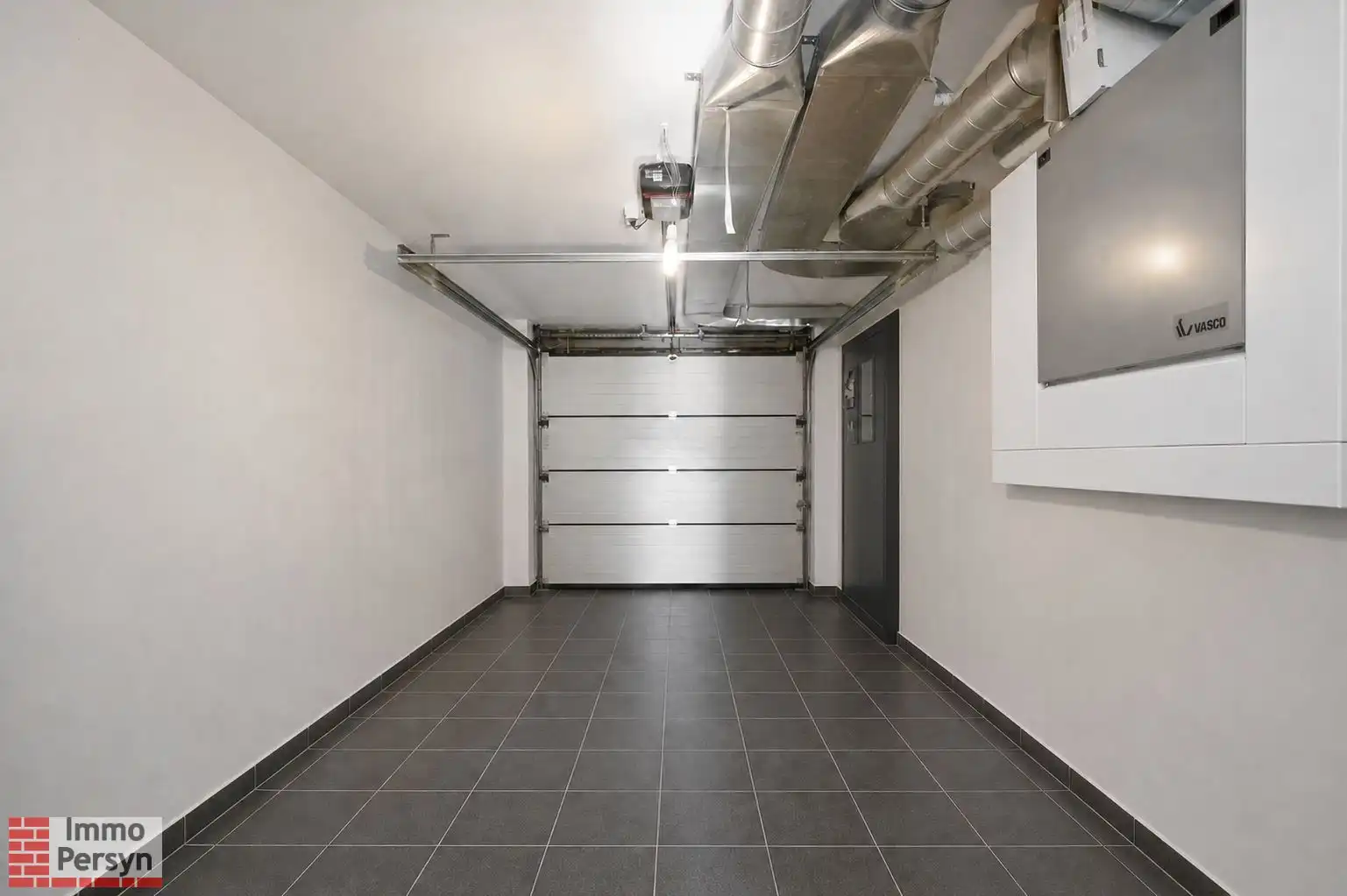 Energiezuinige recente gezinswoning  met 3 slaapkamers, garage en tuin te Leopoldsburg foto 6