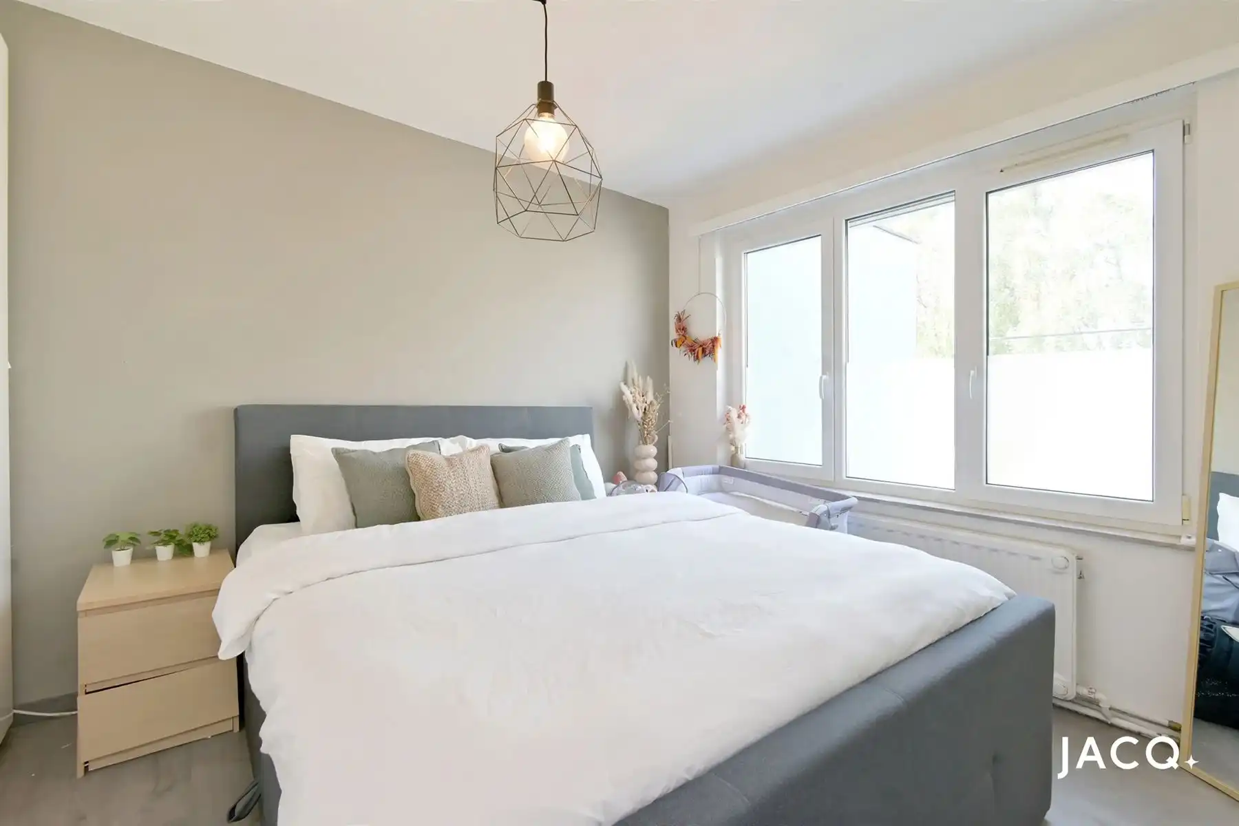 Instapklare woning met 3 slpks, garage en tuin te Deurne! foto 11