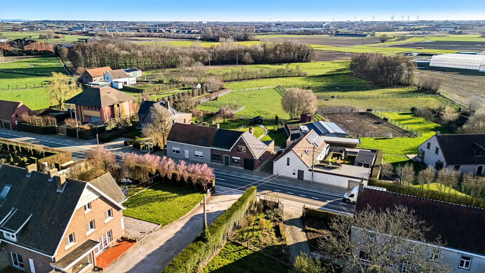 Halfopen bebouwing met landelijke verzichten & 4 slaapkamers foto 16