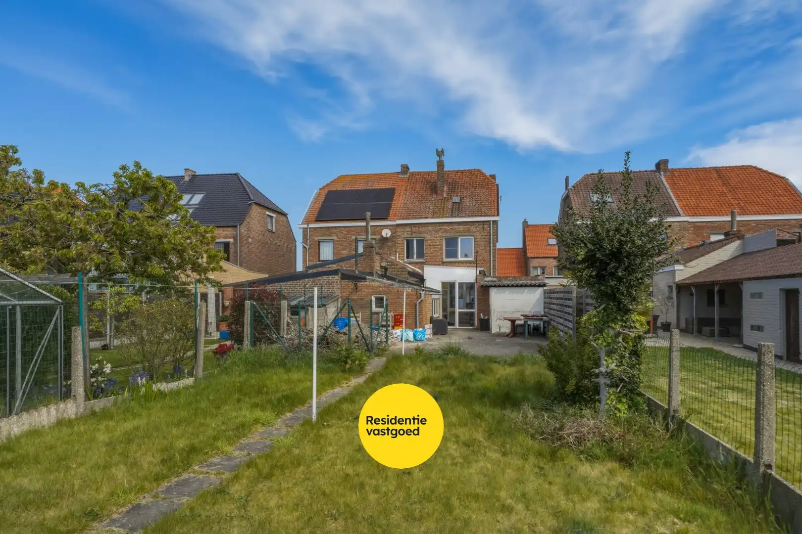 Ruime gezinswoning met tuin en garage nabij centrum Oudenburg foto 26