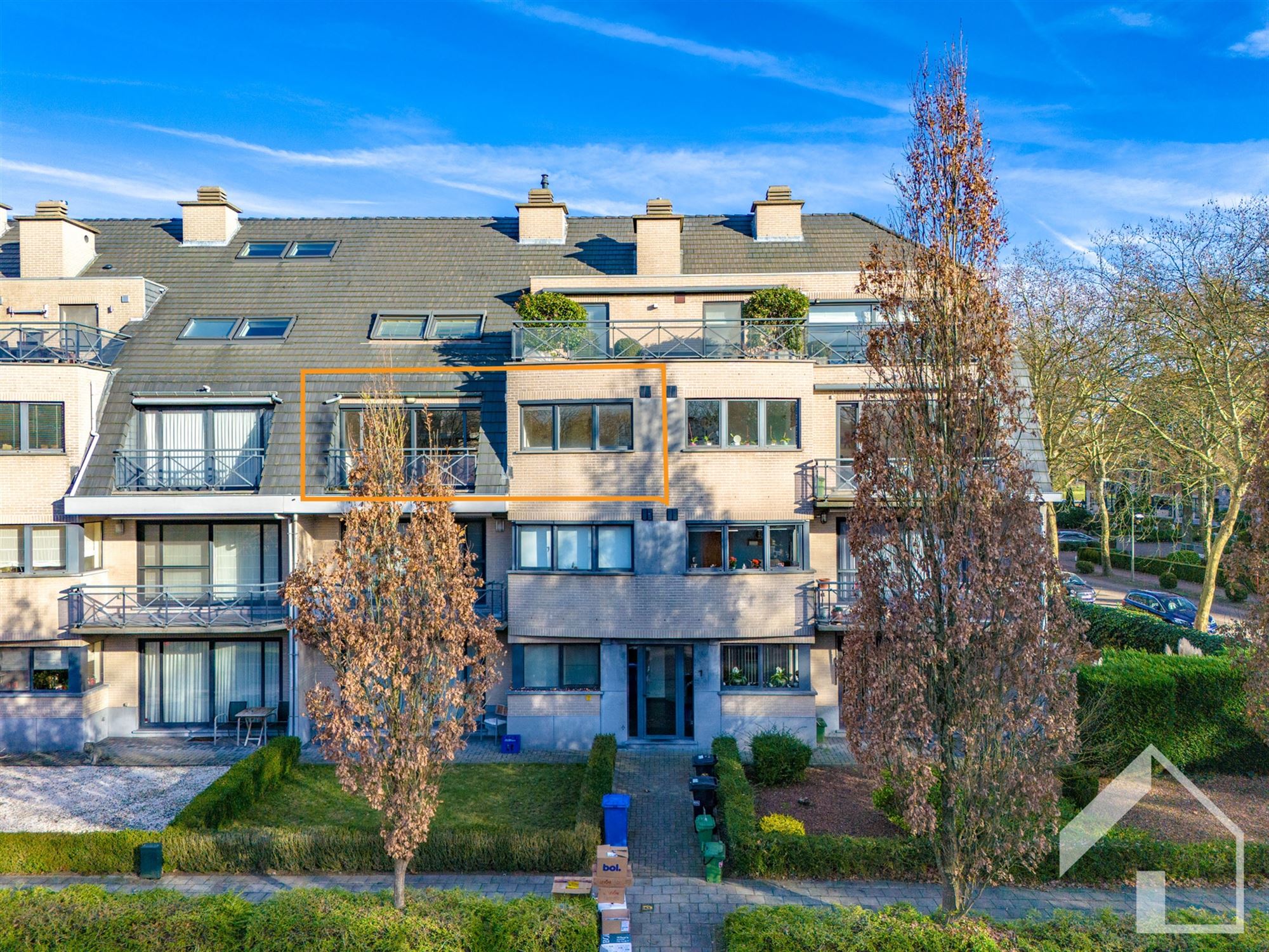 Prachtig appartement met 3 slaapkamers en garagebox foto {{pictureIndex}}