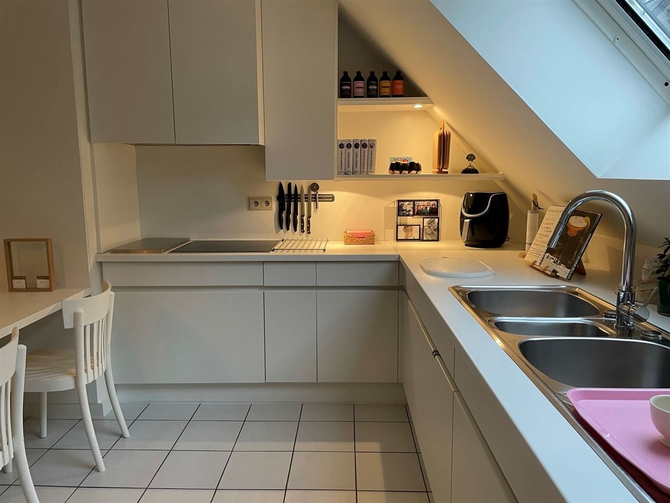 Ruim duplex appartement met 2 slaapkamers en gezellig terras in het centrum van Hasselt.  foto 7