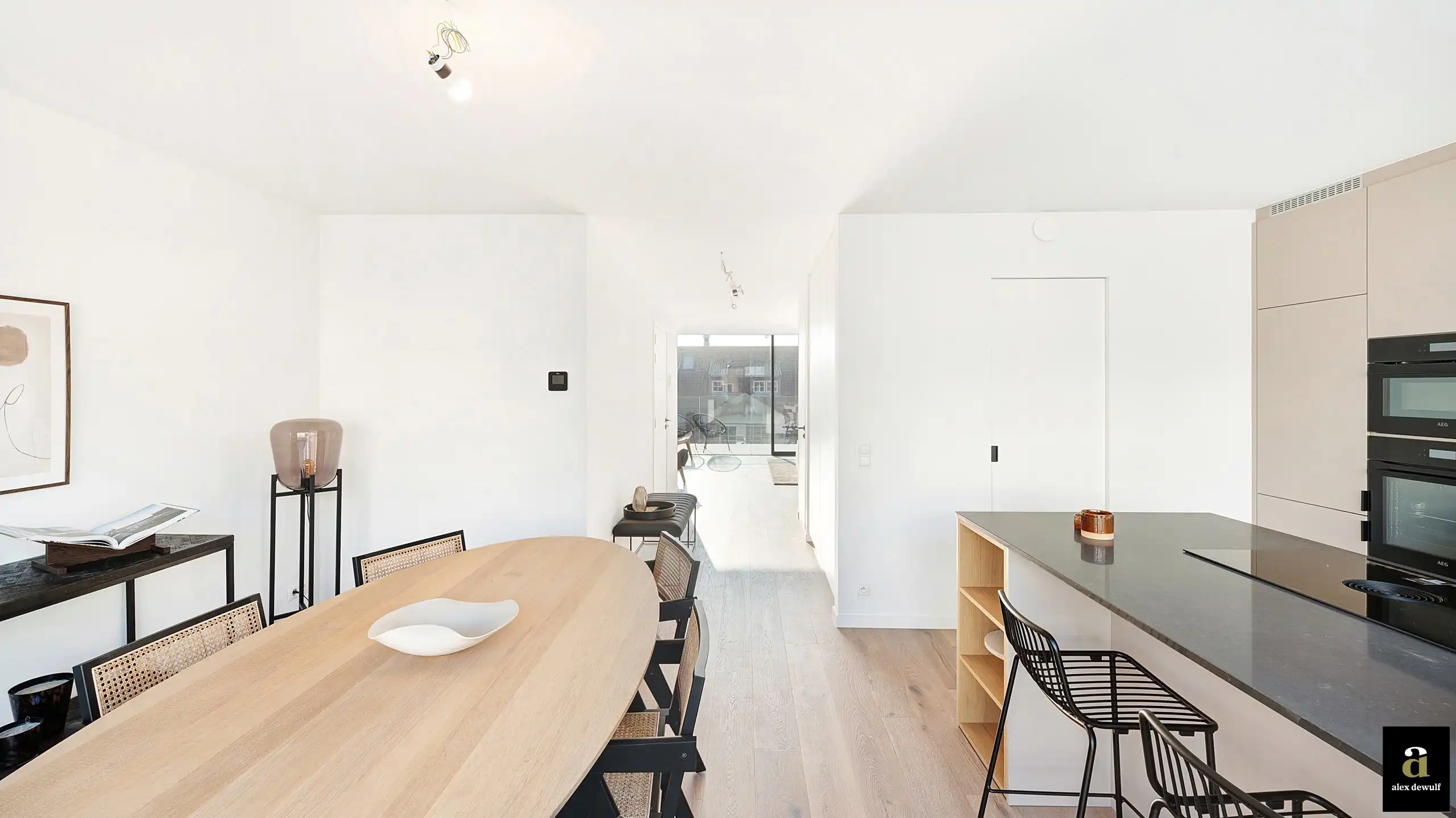 Luxueus nieuwbouw duplex-appartement, centraal gelegen tussen de Zeedijk en het Rubensplein. foto 13