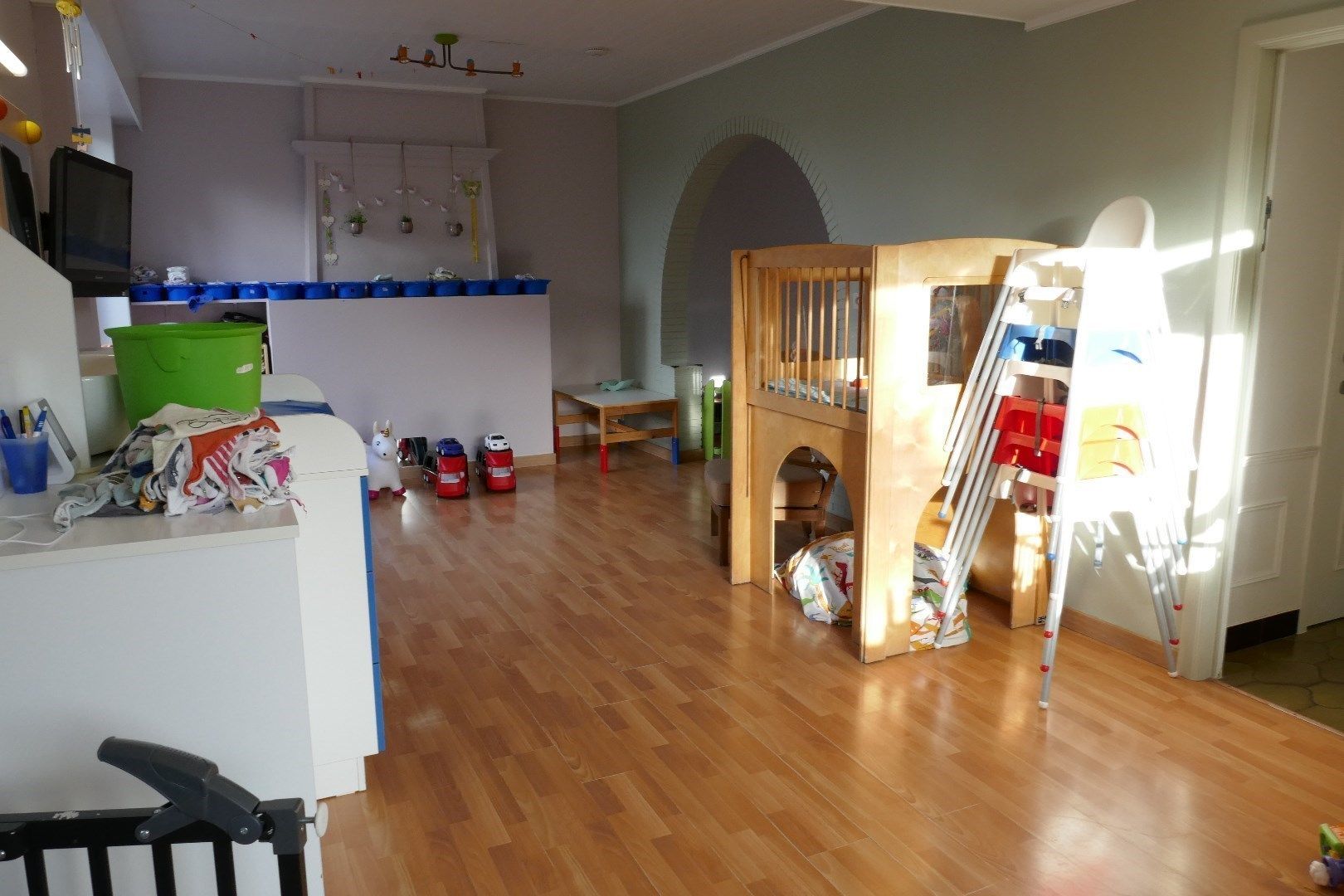 Verder te vernieuwen open bebouwing met mogelijkheid tot zes kamers, parking en tuin te Baliebrugge. foto 11