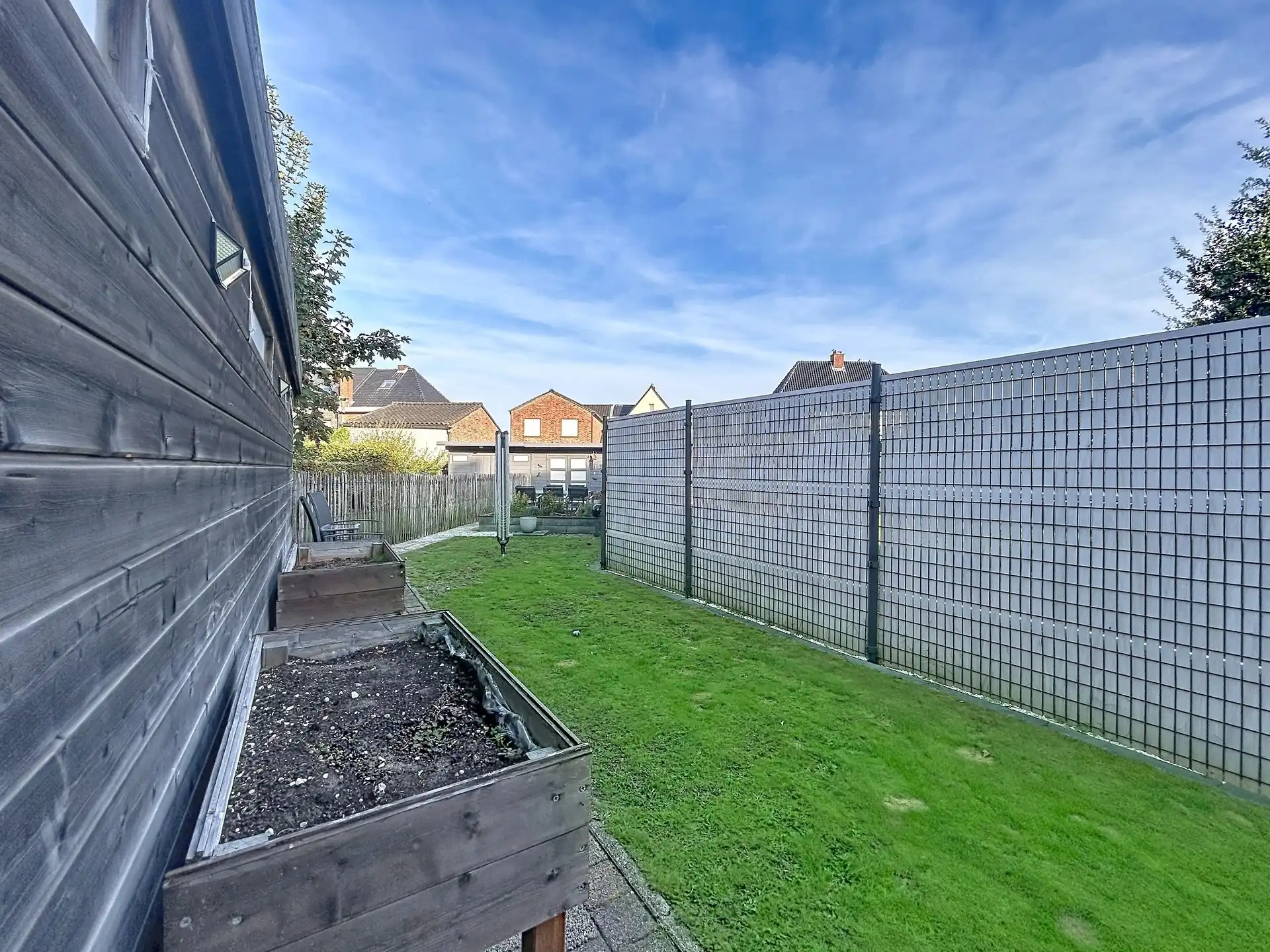 bel-etage woning met 2 slaapkamers, garage en ruime tuin op toplocatie foto 16