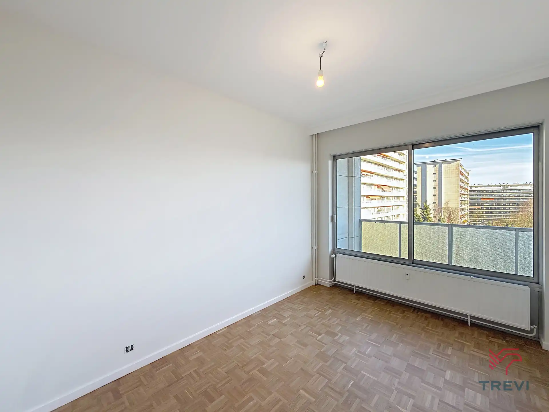 Opgefrist appartement met 1 slaapkamer op de Brugmannlaan ! foto 5