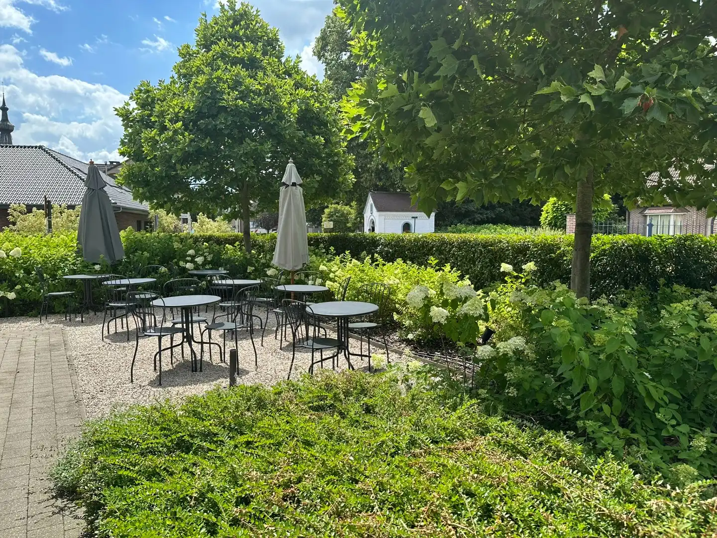 Volledig gerenoveerd en instapklaar horecapand op toplocatie in Oelegem foto 17