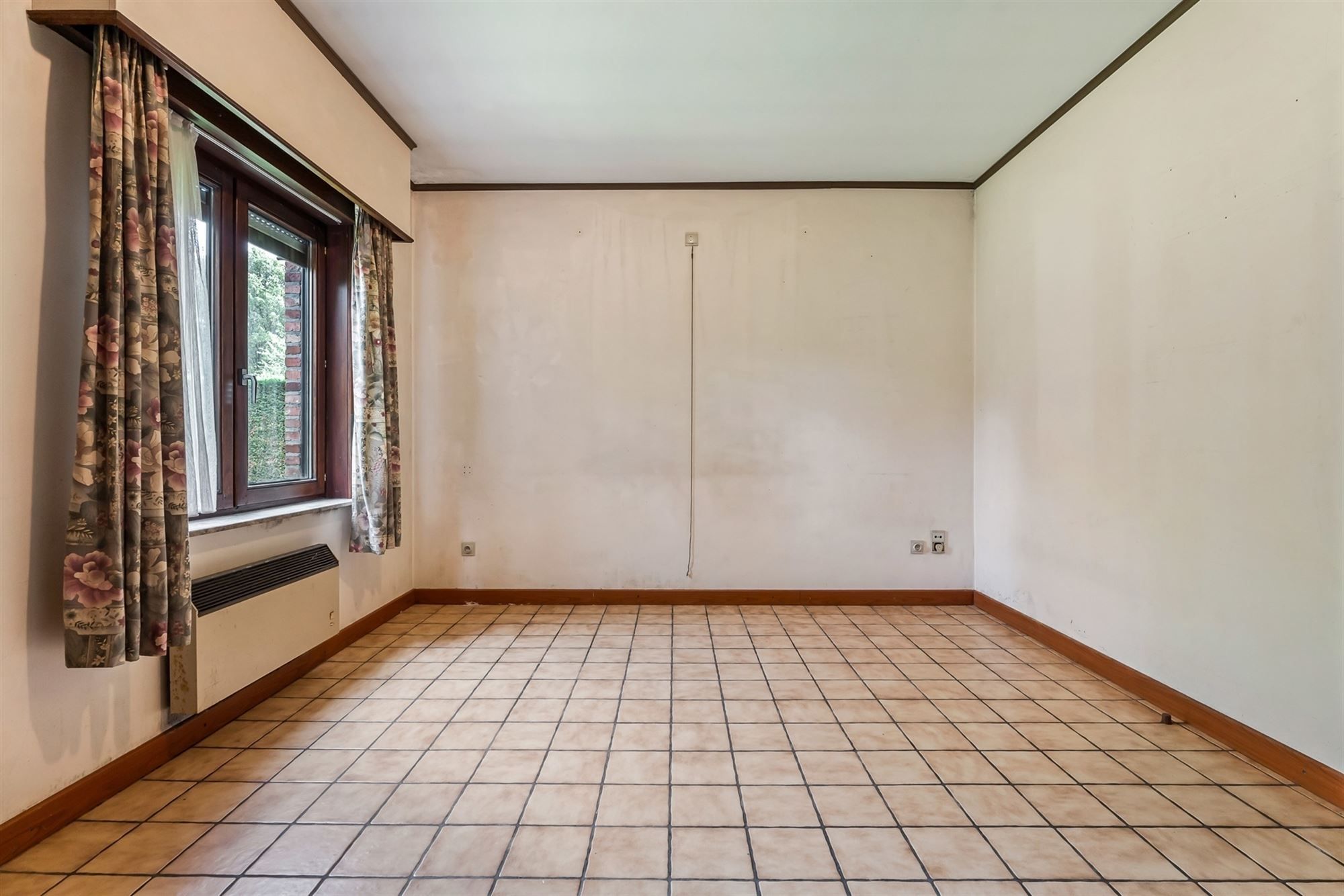 WONING MET GELIJKVLOERSE KAMER OP 950M2 foto 10
