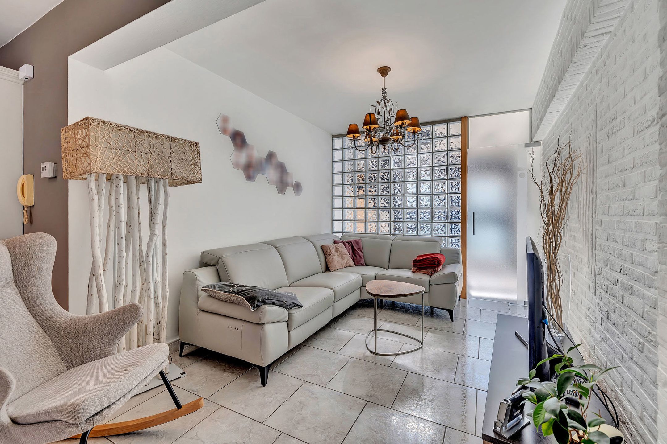 Instapklare woning met garage en tuin foto 5
