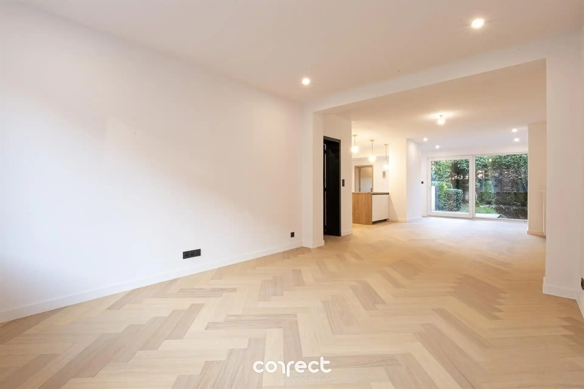 Prachtig gerenoveerde stadswoning met tuin foto 4