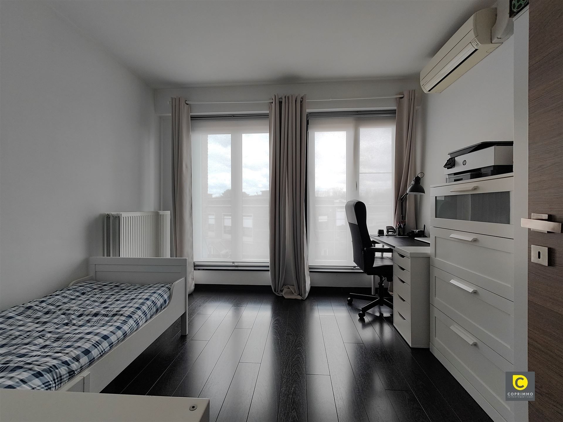 Ruim 2 slaapkamer app + autostaanplaats! foto 6