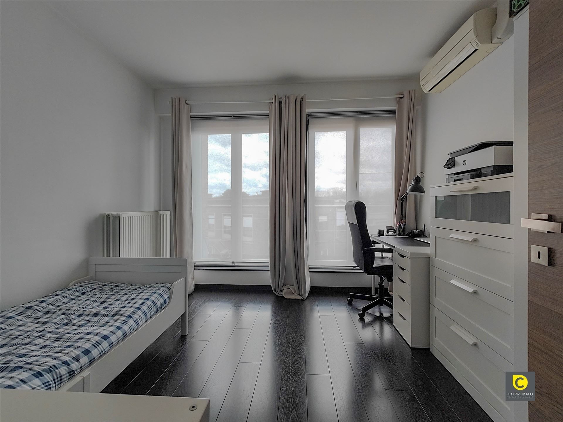 Ruim 2 slaapkamer app + autostaanplaats! foto 6