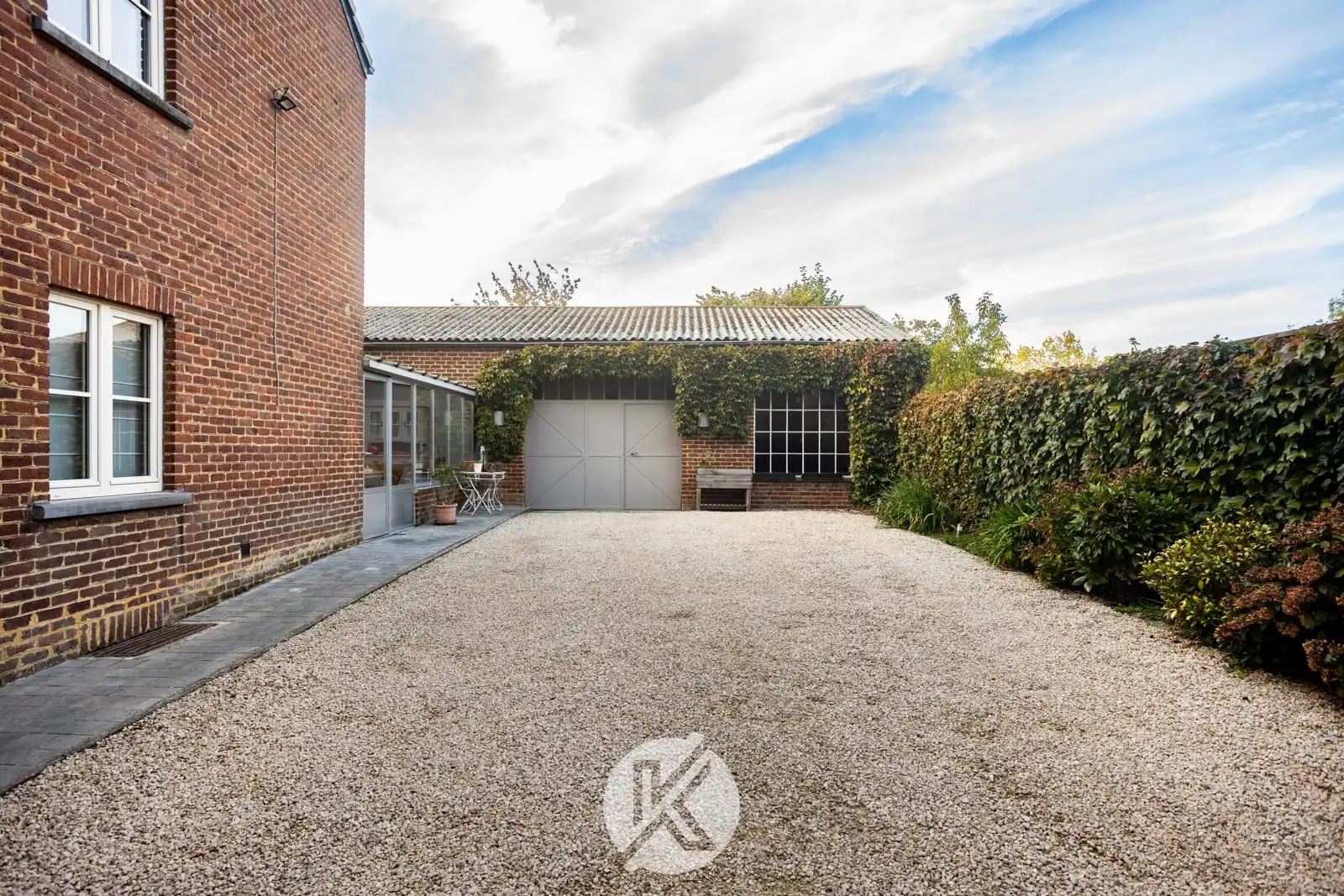 Charmante halfopen woning met ruime loods van 130 m² foto 4