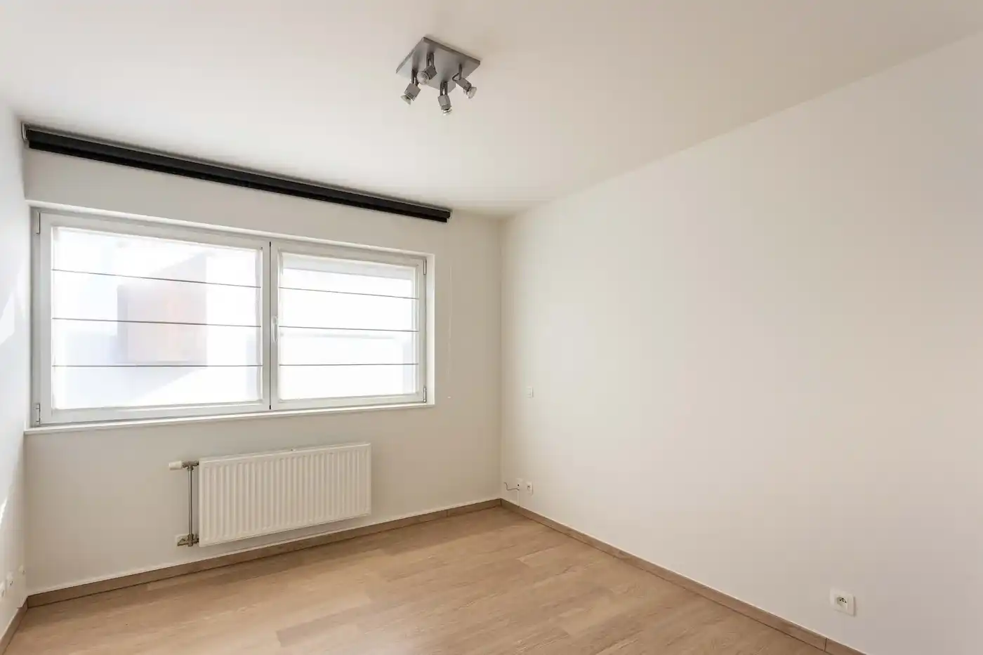 Instapklare parkwoning te huur in centrum van Zwevegem foto 18
