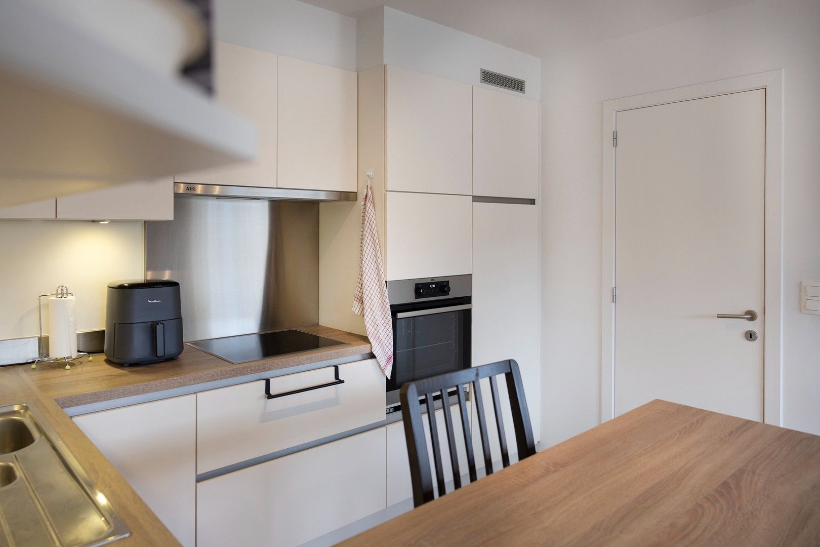 Rustig gelegen recent appartement met twee slaapkamers. foto 5