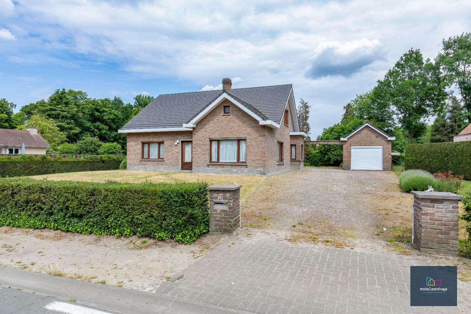 Hoofdfoto van de publicatie: Ruime te renoveren open bebouwing te Heusden