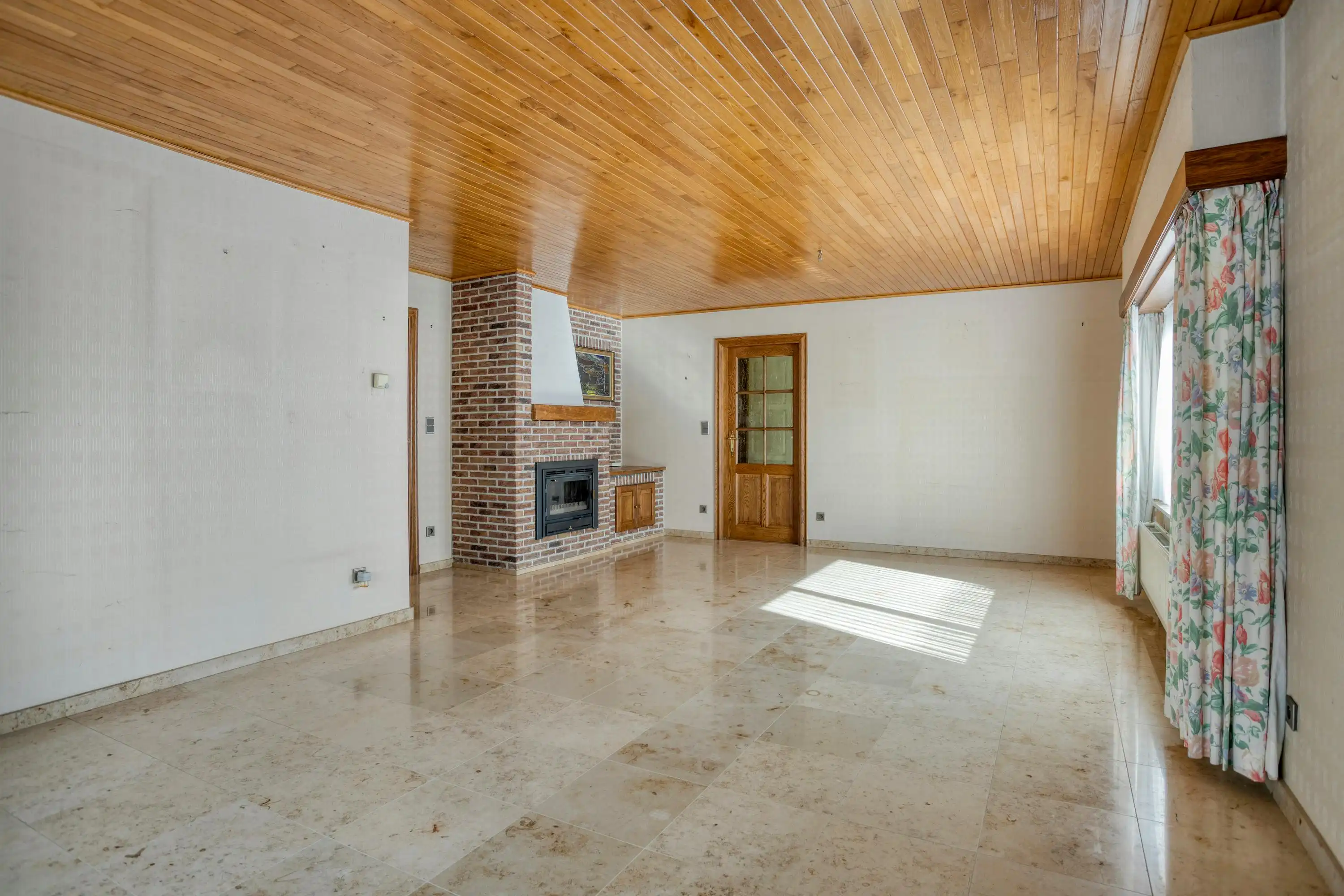 Goed gelegen huis te koop in Lichtaart foto 6