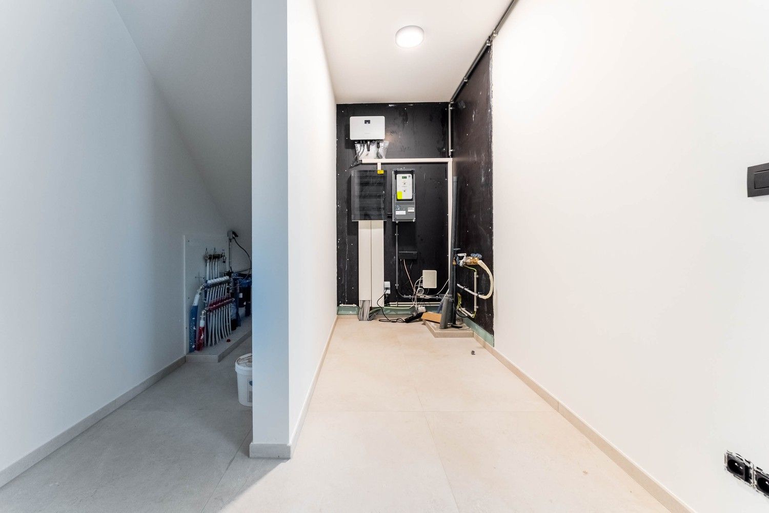 Ruime moderne nieuwbouw woning met 3 SLK met zicht op de weilanden in een rustige straat foto 23