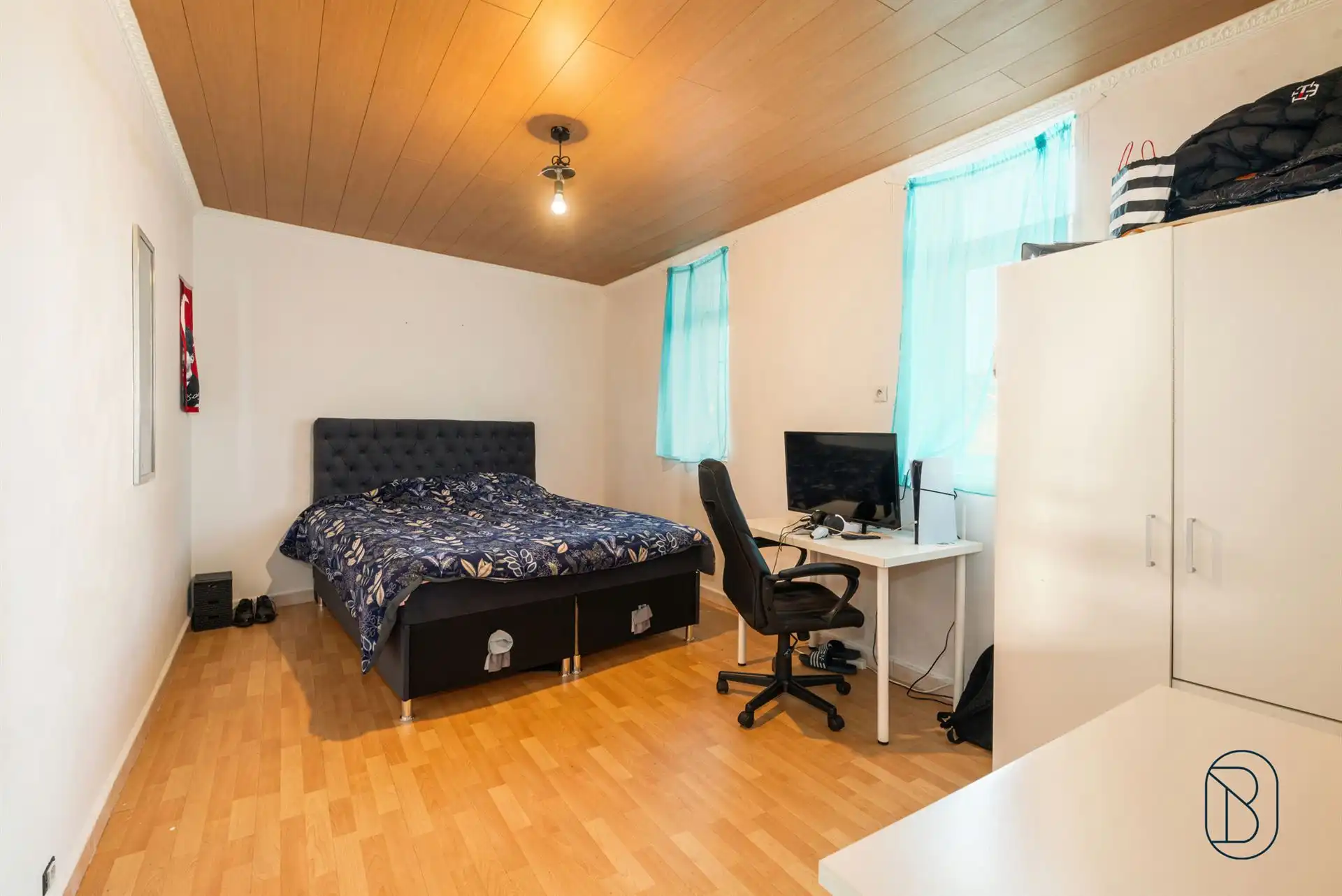 Instapklare woning met 5 slaapkamers en grote garage foto 11