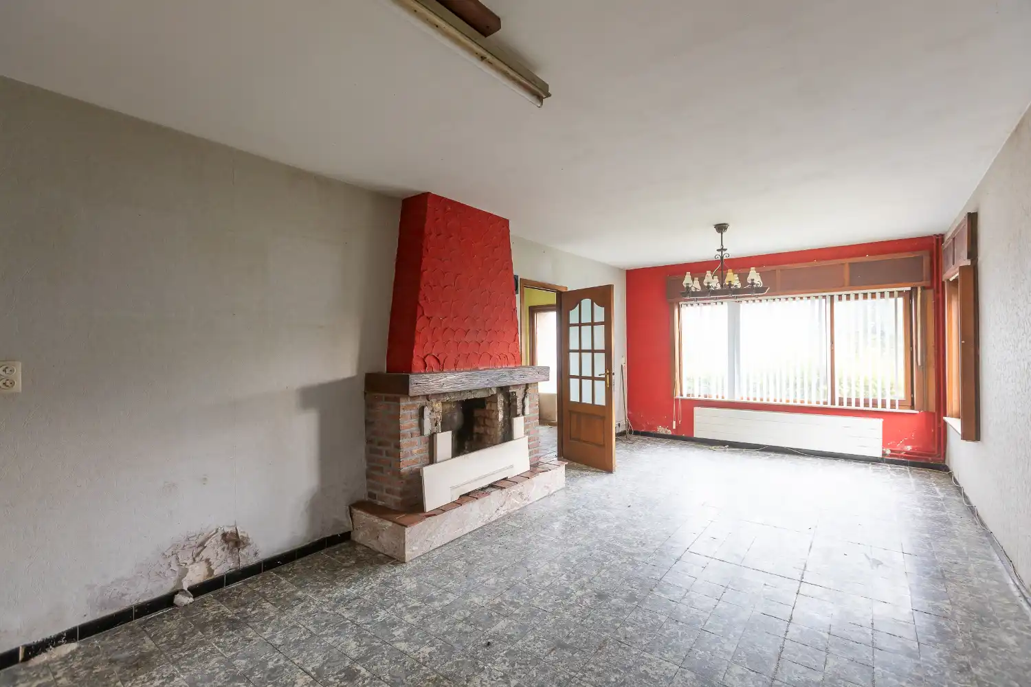 Te renoveren woning op uitstekende locatie foto 7