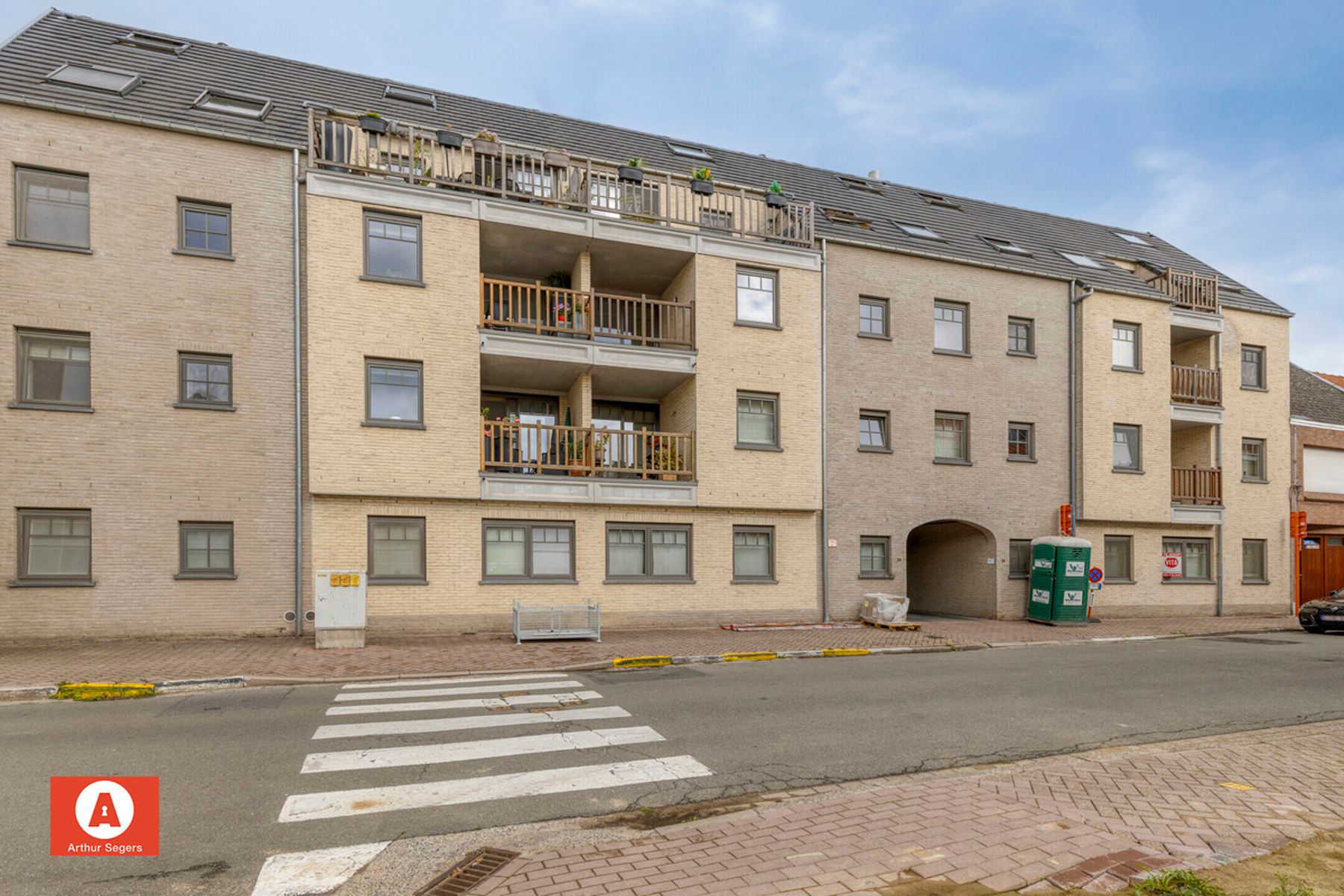 Energiezuinig appartement met ondergrondse autostandplaats. foto {{pictureIndex}}