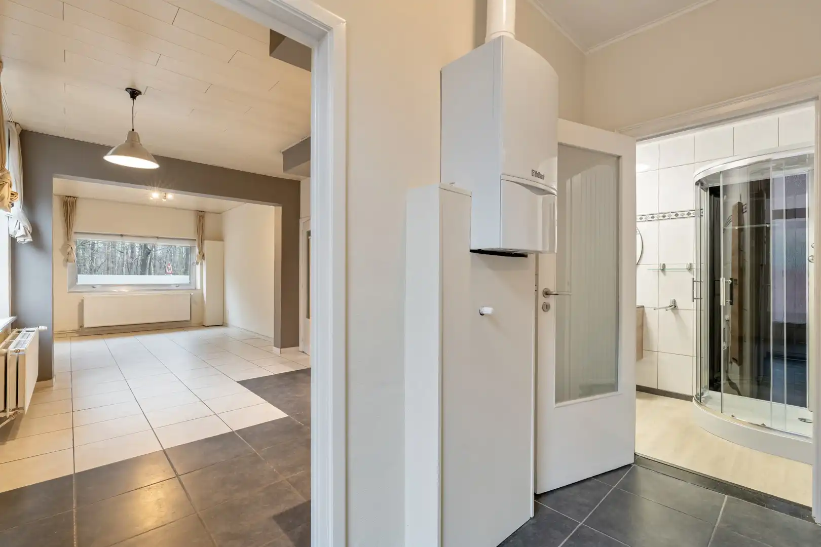 Verzorgd appartement met terras in de Zestienhuizenstraat te Houthalen foto 4