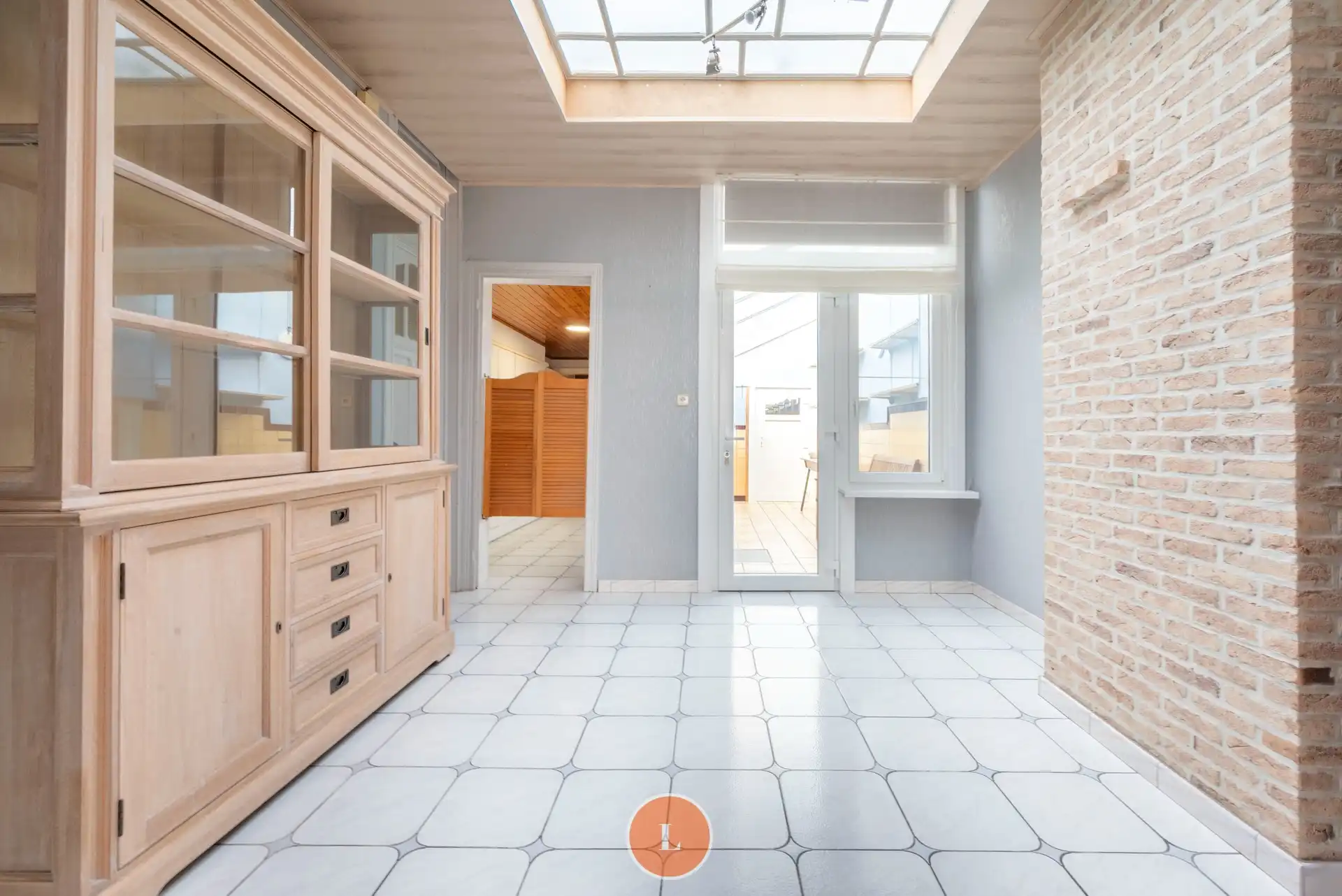 Op te frissen woning met 4 slaapkamers en tuin in Menen foto 5