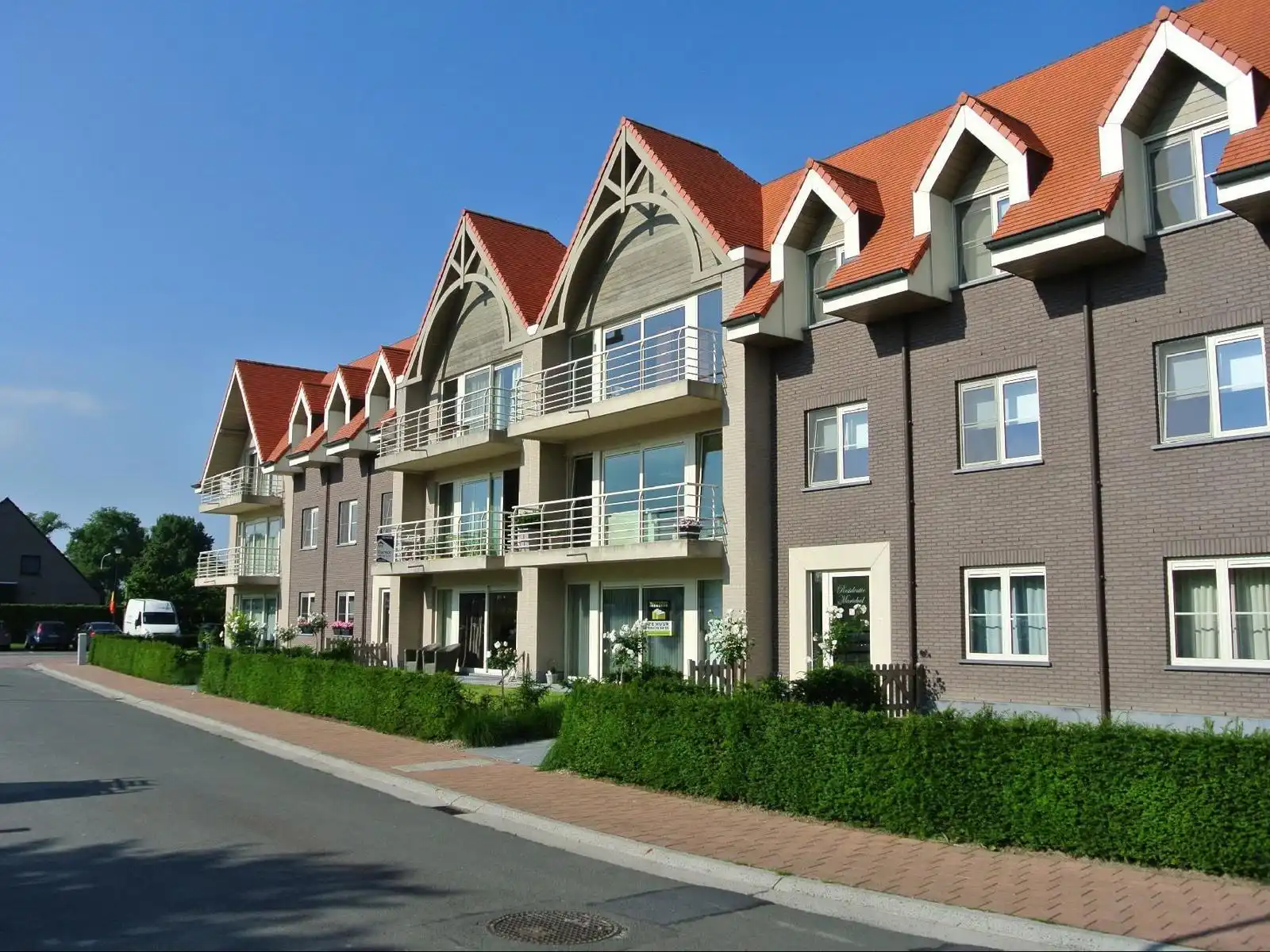 Rustig gelegen appartement met 2 slaapkamers en garage te Beernem foto {{pictureIndex}}