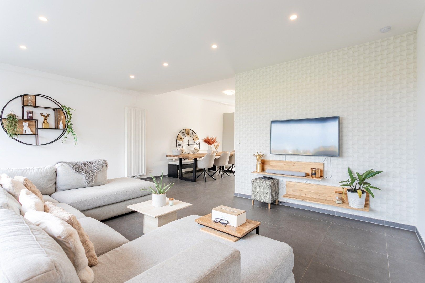 Instapklare woning met 4 slpk, tuin en parking foto 5