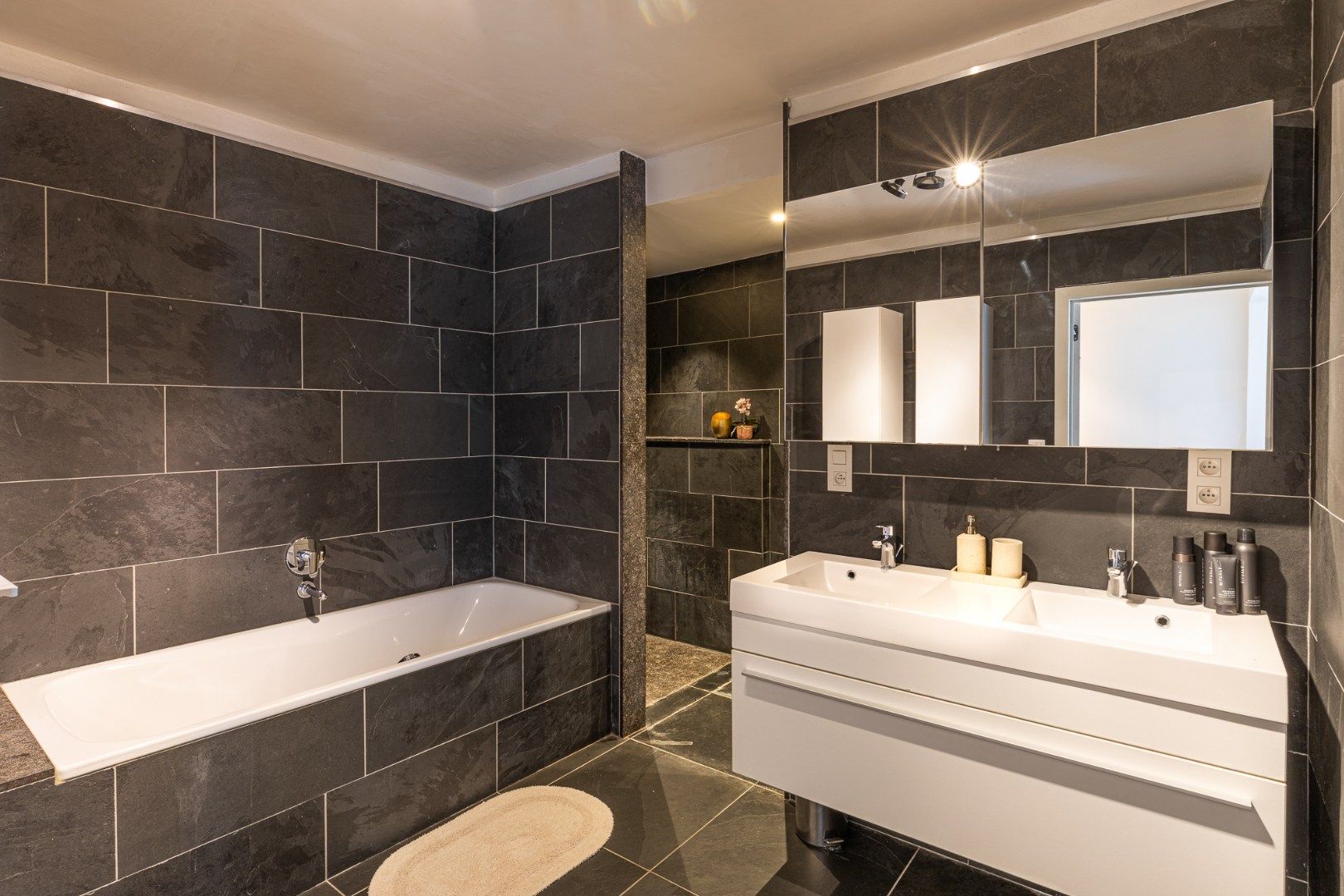 Riant appartement met 3 slaapkamers in Gent centrum  foto 16