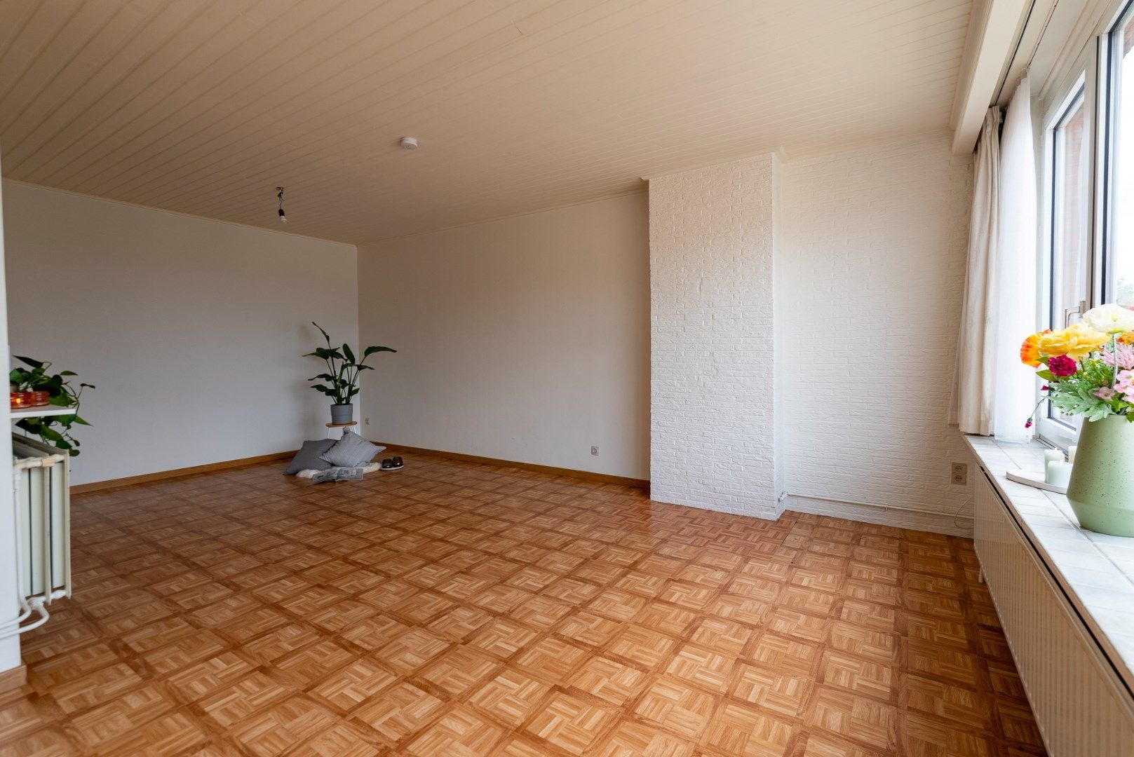 Ruim 2 slaapkamer appartement met garage in Boechout! foto 4