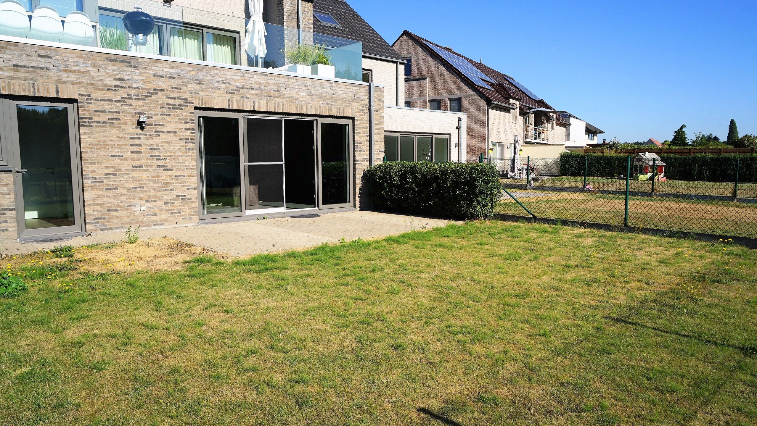 Gelijkvloersappartement met tuin en staanplaats foto 11