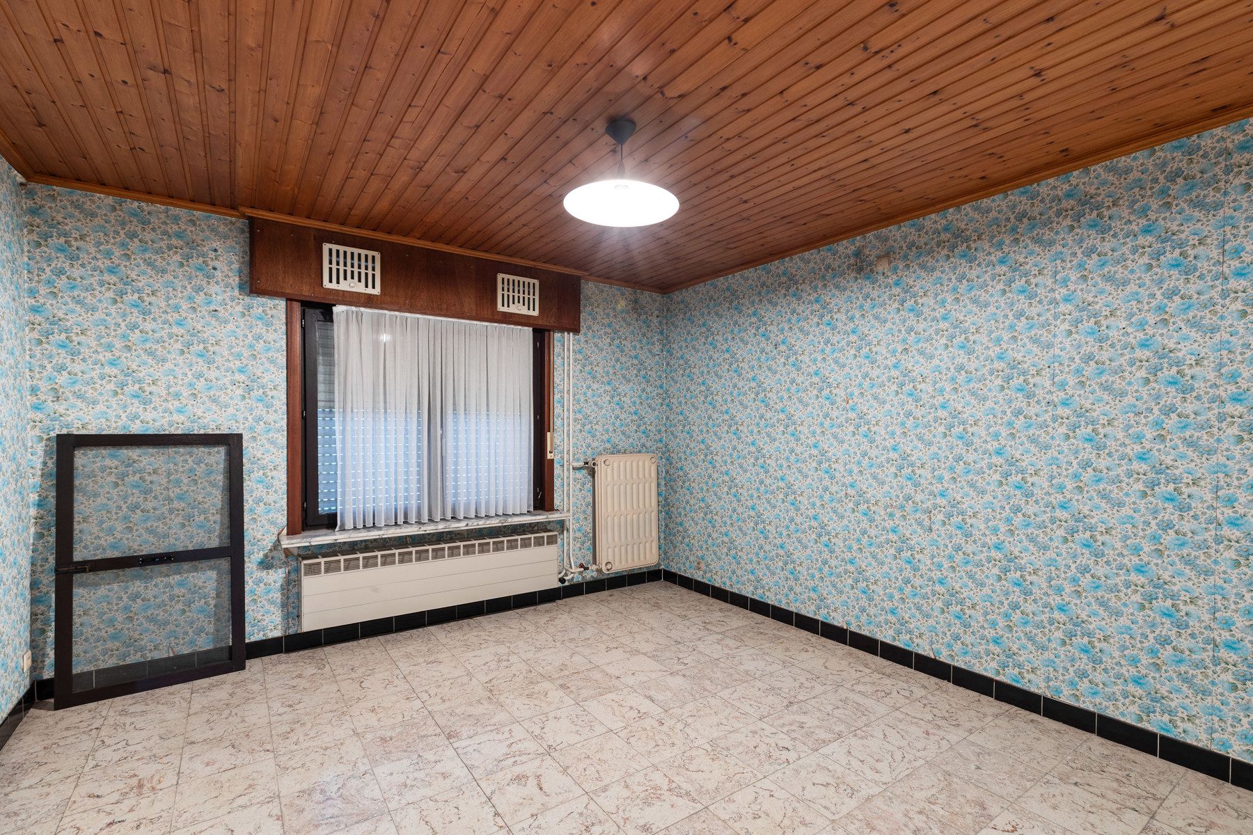 Te renoveren woning in een residentiële wijk in Lotenhulle foto 6