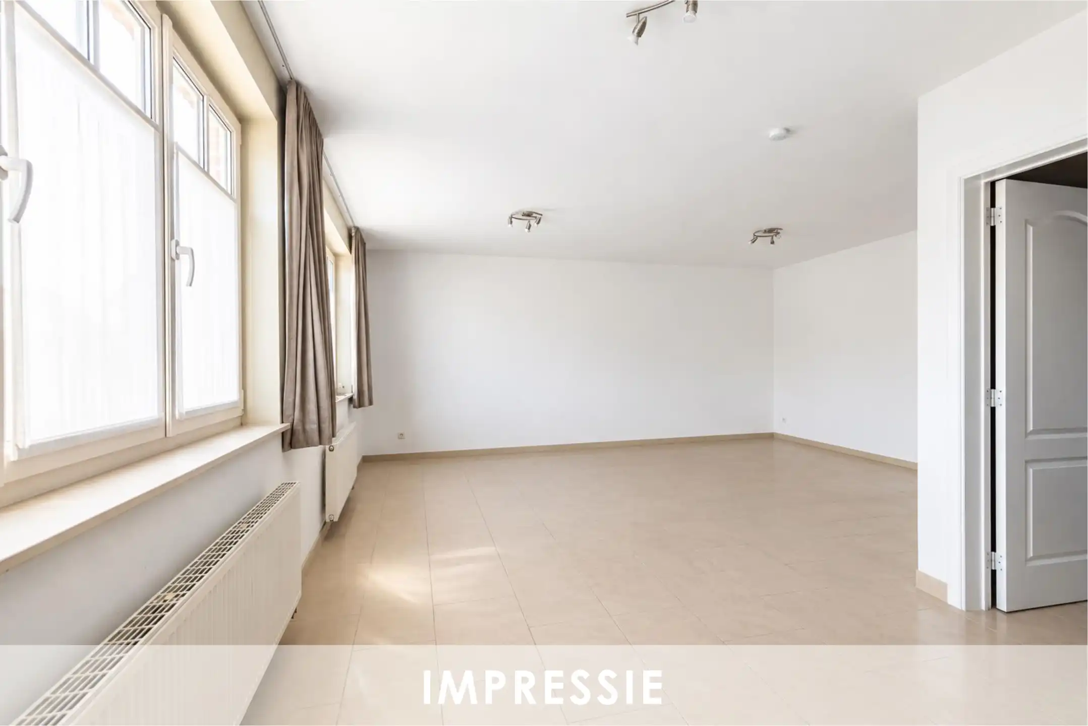 Twee-slaapkamerappartement met terras en garagebox foto 4