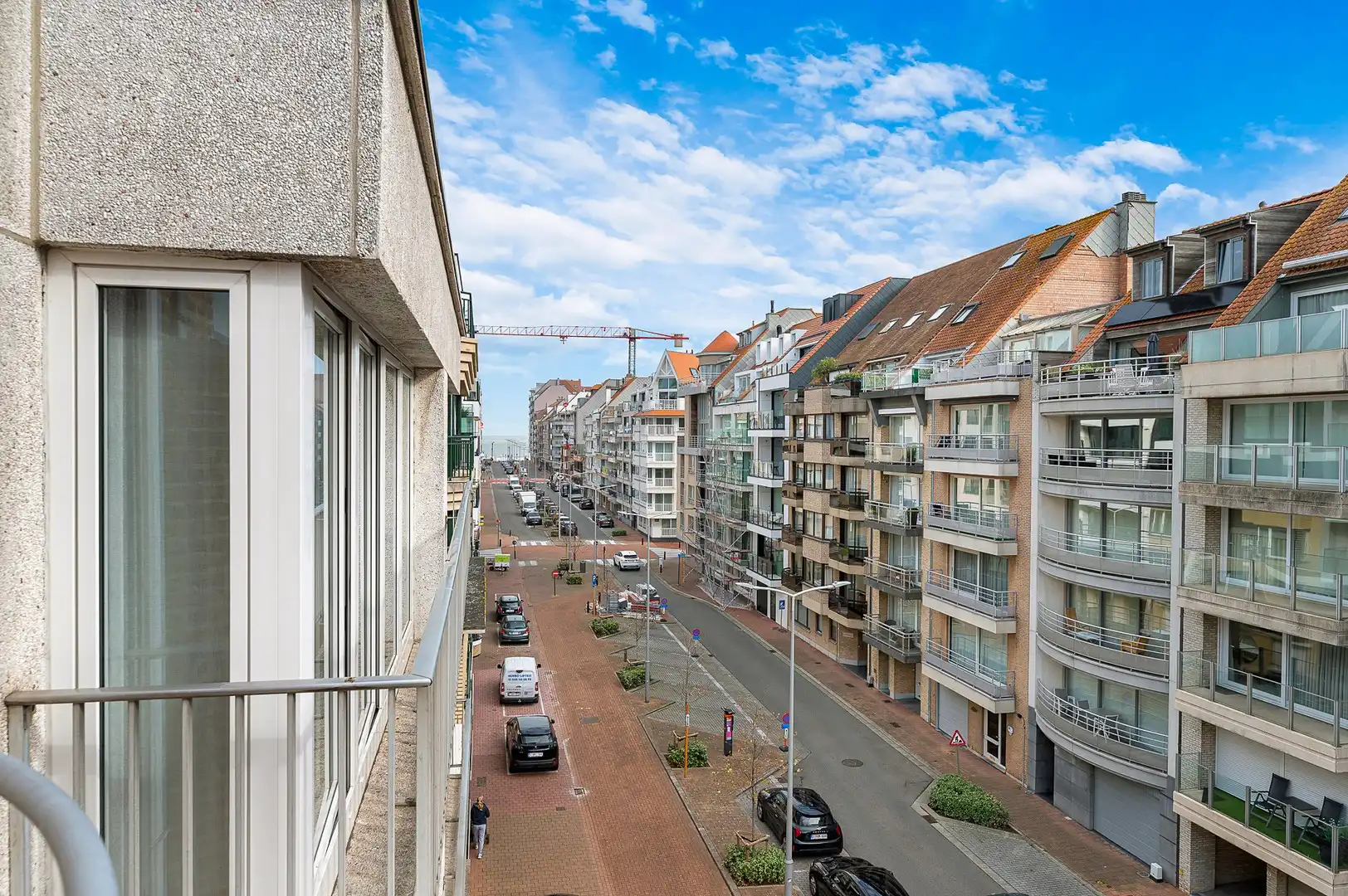 Luxueus gerenoveerd 3-slaapkamerappartement nabij zee. foto 6
