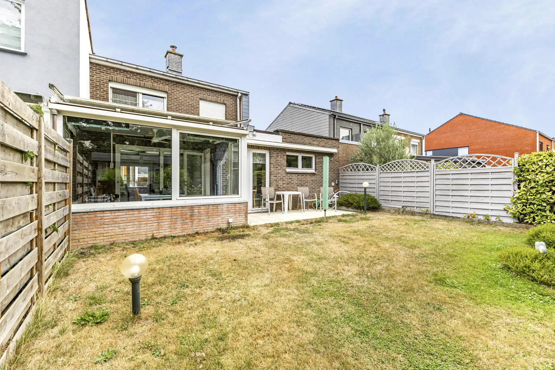 Woning met 3 slaapkamers, tuin en garage foto 13