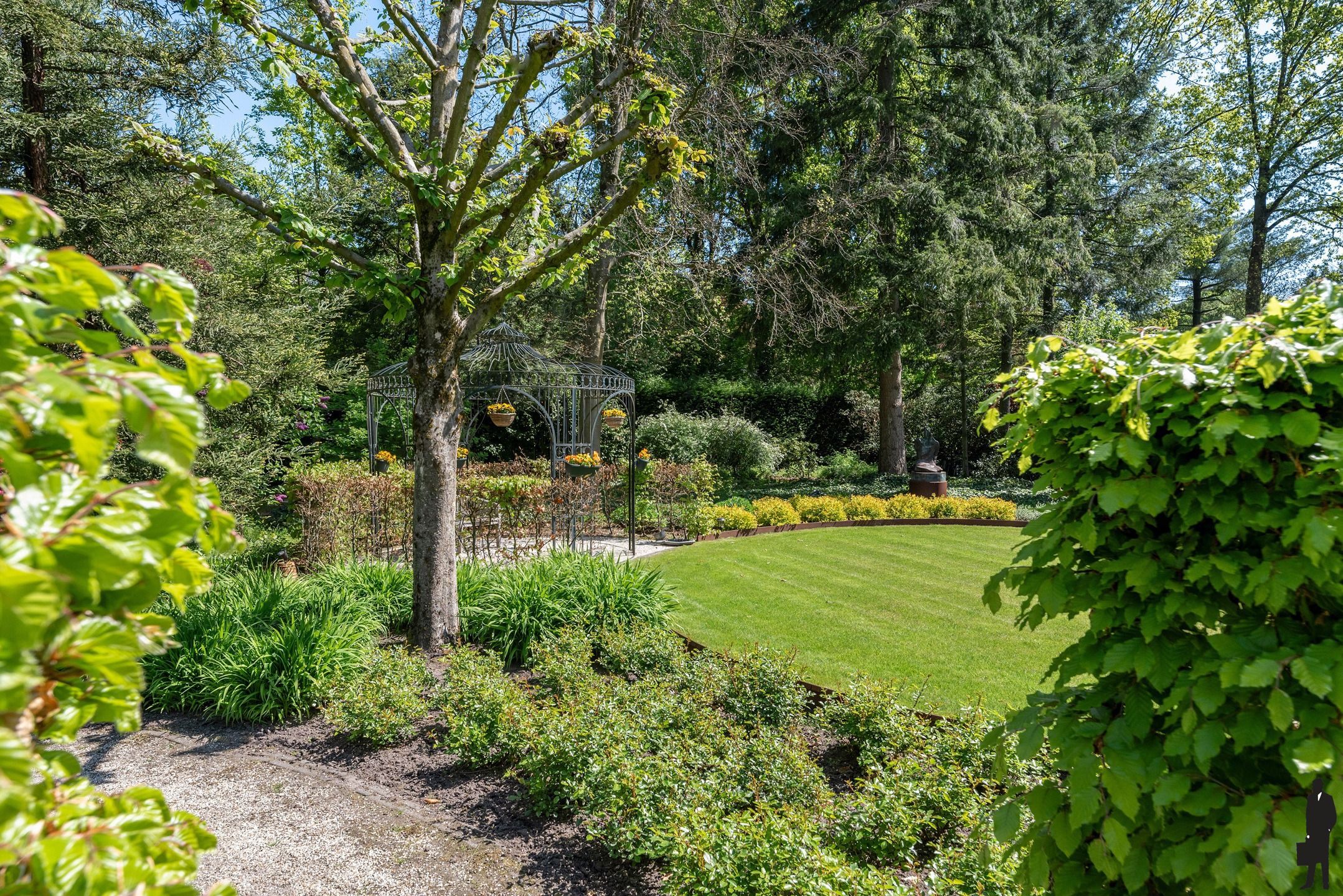 Residentiële villa op hoekperceel van ca. 2.452m² foto 36