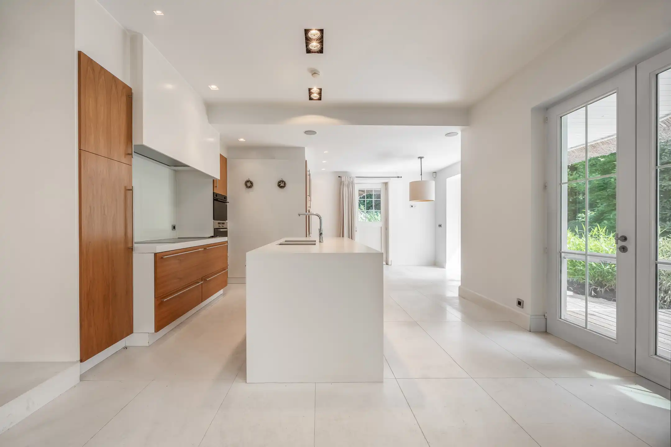 Instapklare villa op een riant perceel van 3.750 m² foto 13