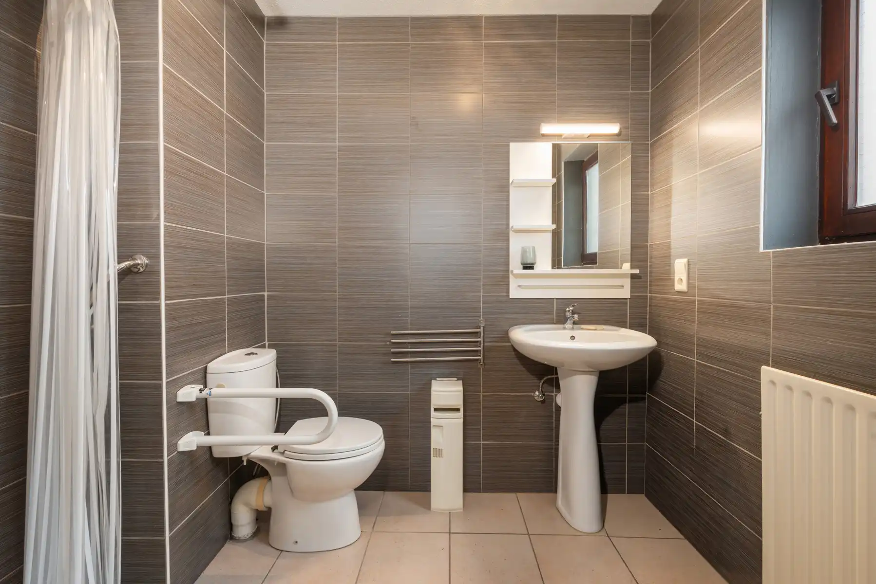 Uitstekend gelegen hoekappartement in Sint-Idesbald foto 9