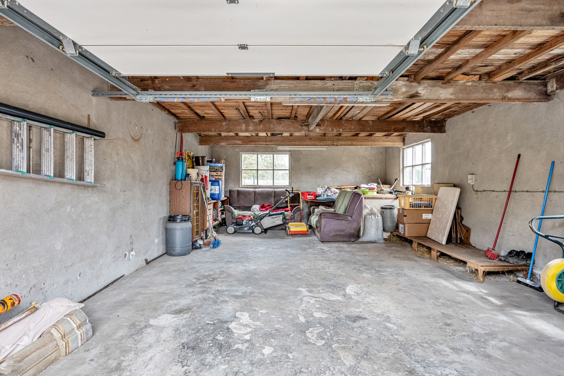 Rustig gelegen bungalow met bijhorende weide, stal en garage foto 23