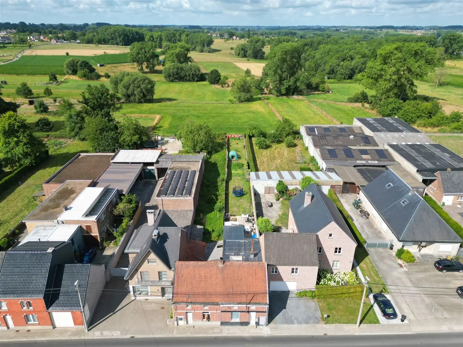 Bouwgrond met gesloten woning - 6% btw sloop- en heropbouw foto {{pictureIndex}}