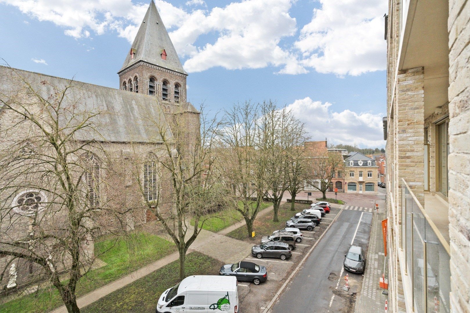 Ruim nieuwbouwappartement met twee terrassen in Centrum Ieper foto {{pictureIndex}}