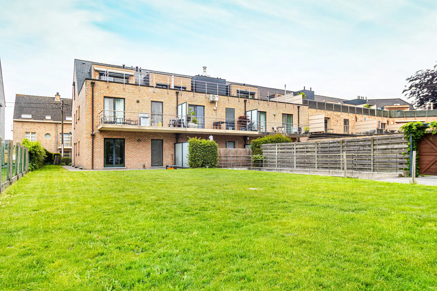 Instapklaar gelijkvloers appartement met privatieve tuin foto 20