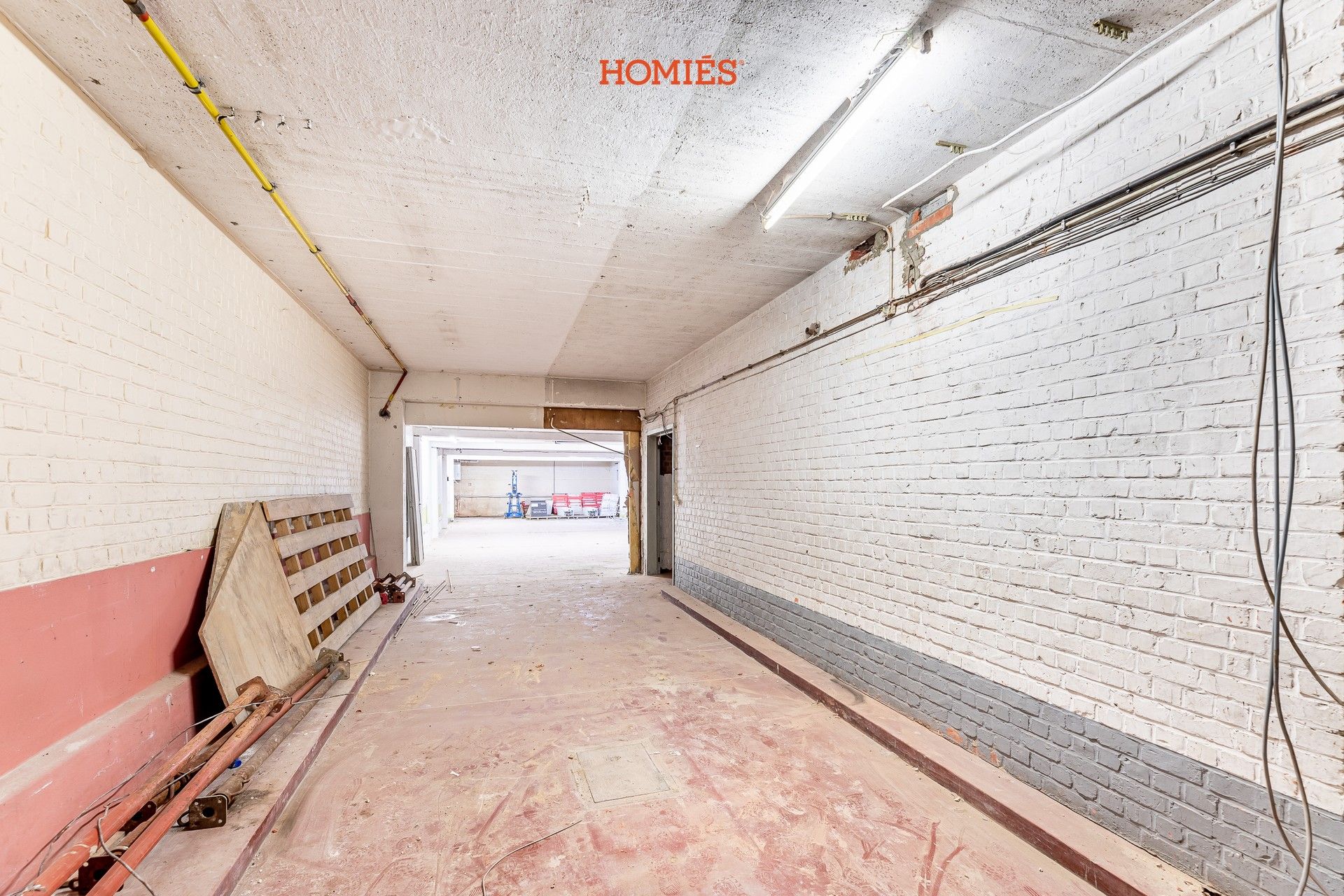 Ruime opslagplaats op ideale locatie foto 5