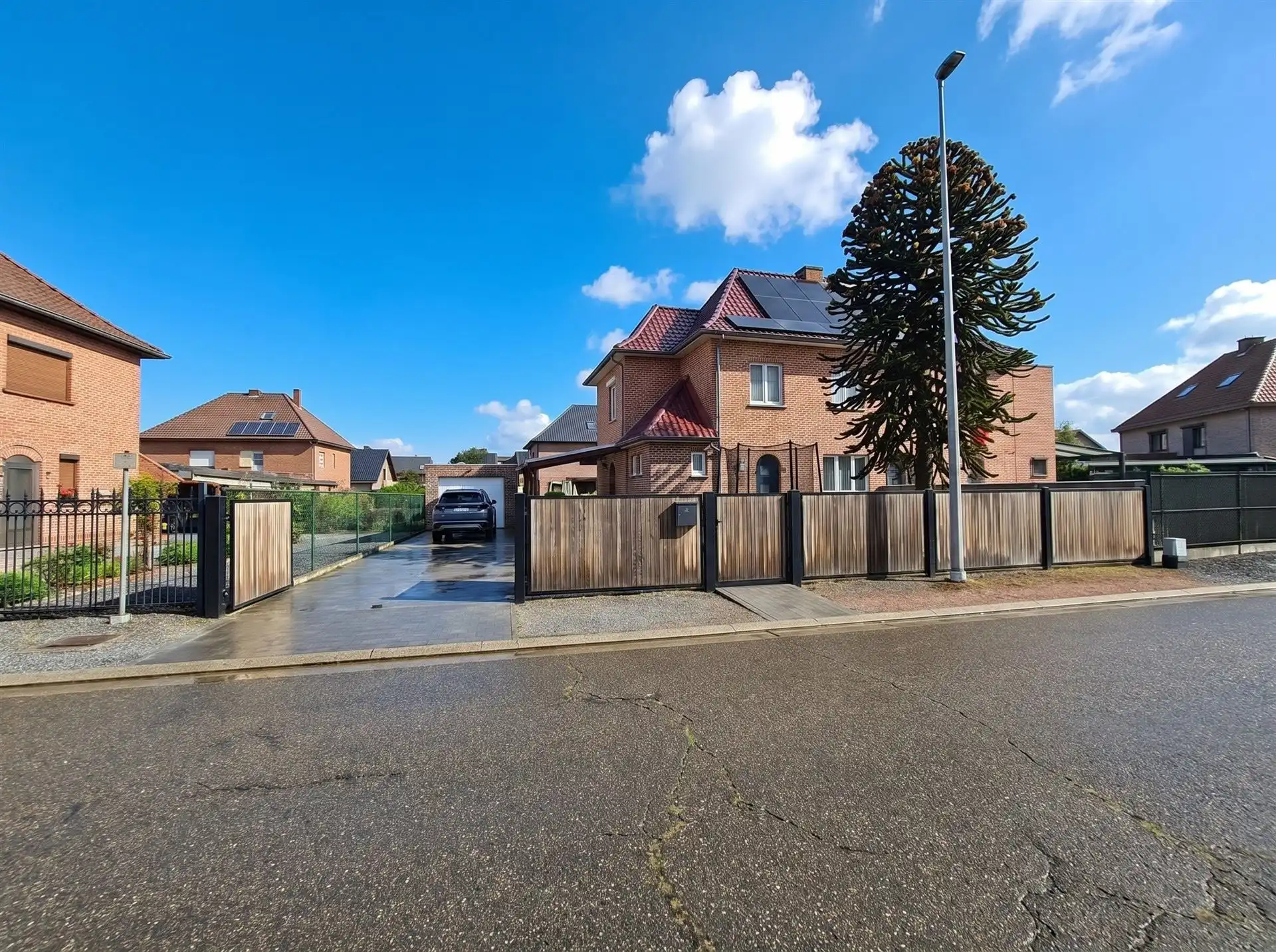 Instapklare woning met 3 slaapkamers  foto {{pictureIndex}}