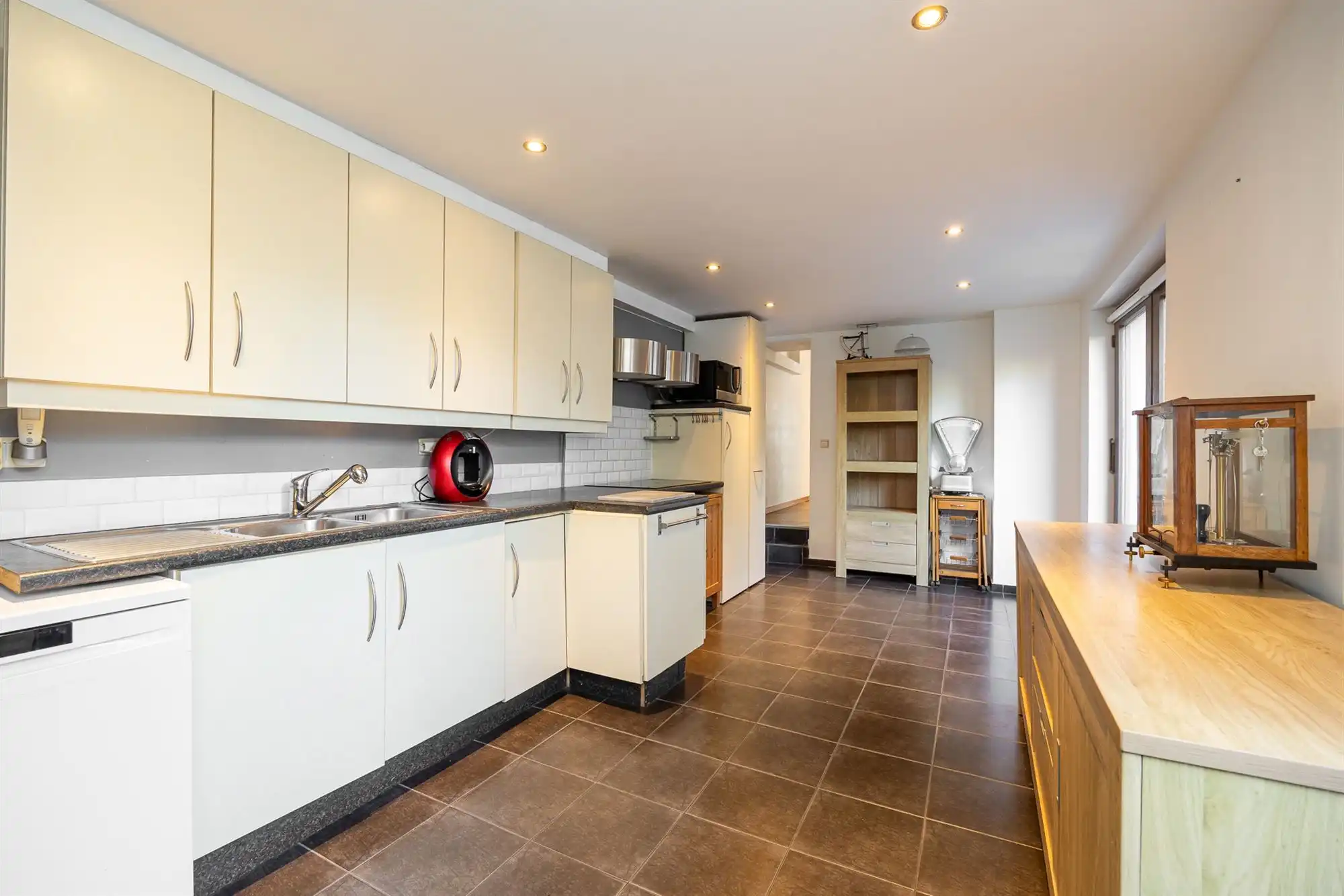 Charmante woning met tuin en ruim magazijn foto 5