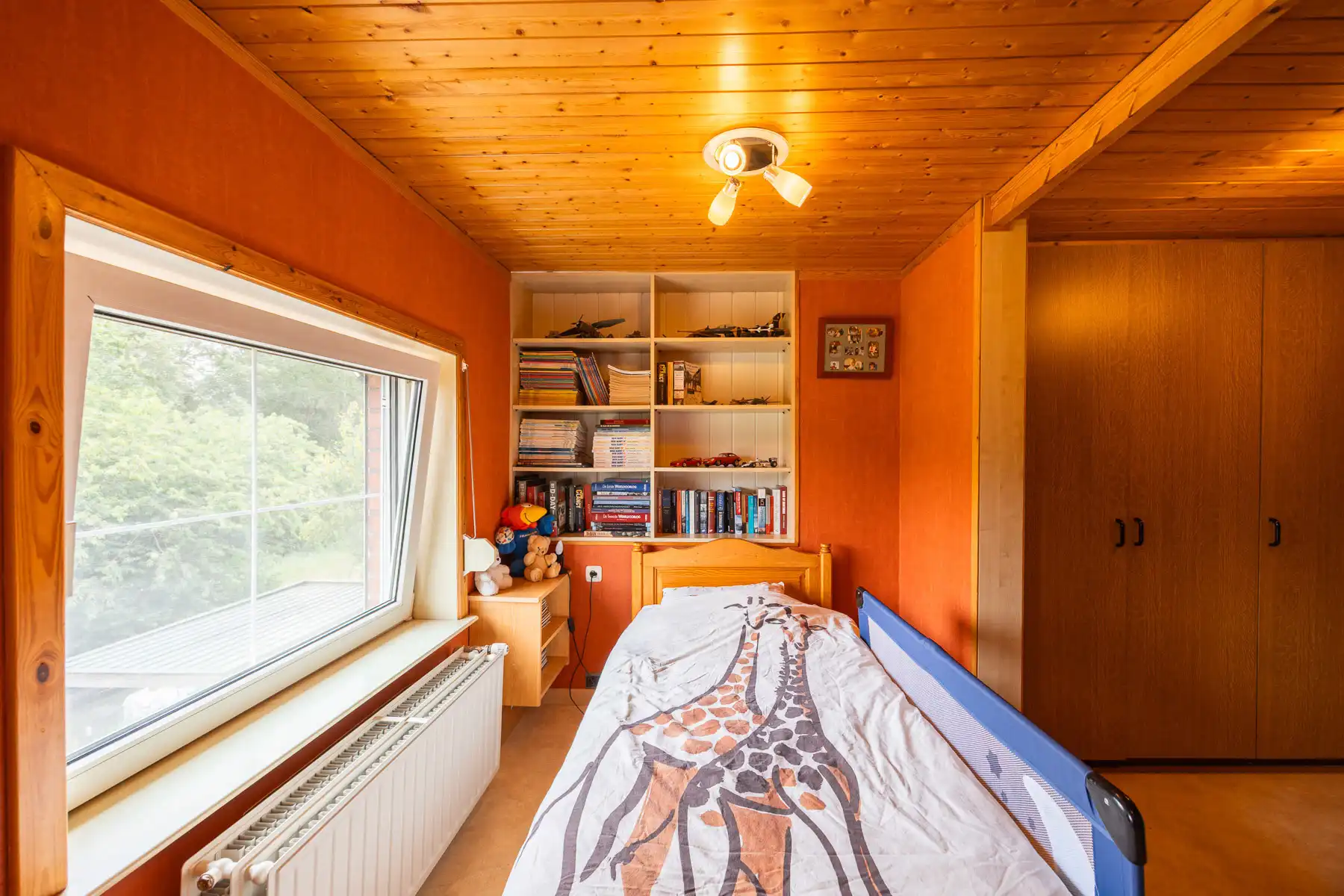 Charmante woning op uniek groen en rustig gelegen perceel foto 17