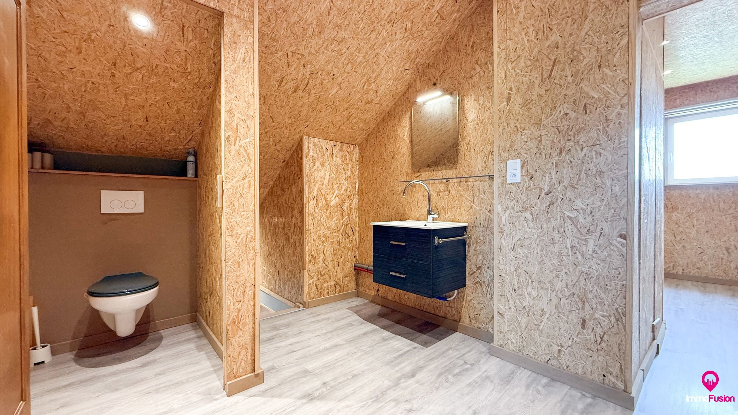 Instapklare gezinswoning met 4 slpks en mooie verzorgde tuin foto 21